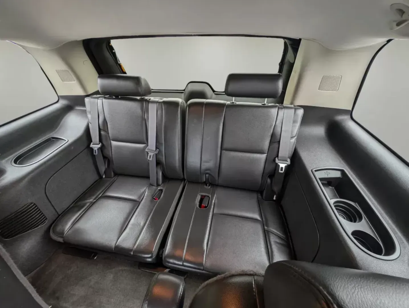 2010 /Ebony Chevrolet Tahoe LTZ (1GNUCCE02AR) with an Gas/Ethanol V8 5.3L/323 engine, 6-Speed Automatic w/OD transmission, located at 5115 14th Ave., Columbus, GA, 31904, (706) 323-0345, 32.511494, -84.971046 - 2010 Chevrolet Tahoe LTZ - Photo#11