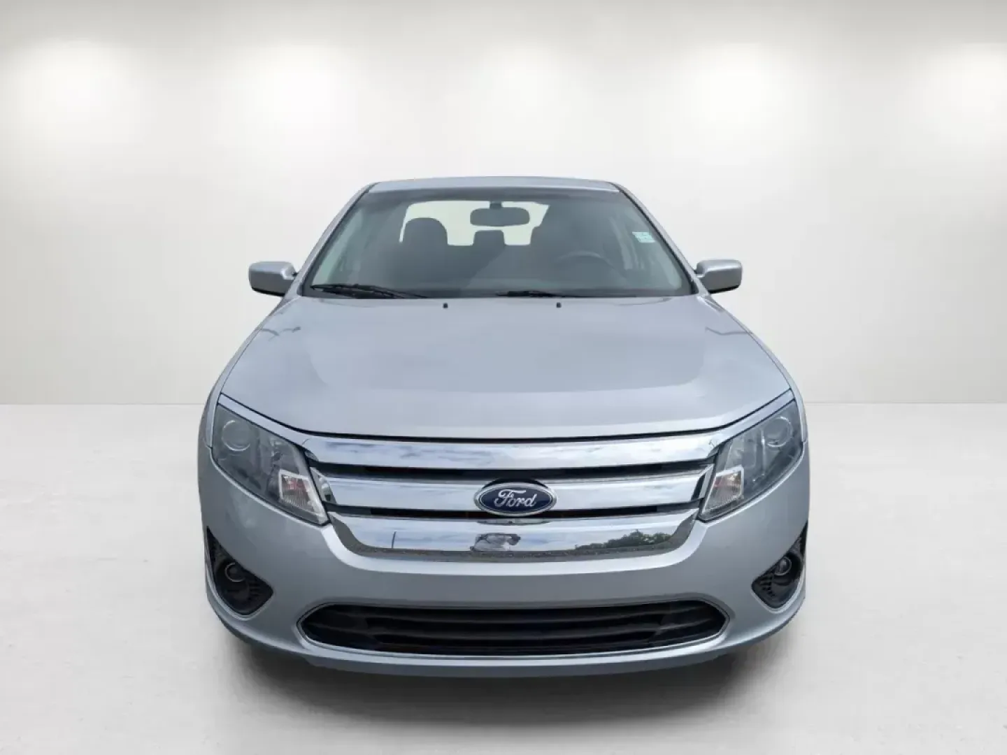 2010 Ford Fusion SE (3FAHP0HA6AR) with an Gas I4 2.5L/152 engine, located at 1430 Gateway Drive, Opelika, AL, 36801, (334) 239-0944, 32.637871, -85.409790 - **Discover Your Next Adventure with the 2010 Ford Fusion SE at Gils Auto - Opelika!**<br /> <br /> Are you searching for a sleek sedan that perfectly balances style, comfort, and performance for your daily drives around Opelika, AL? Look no further! The 2010 Ford Fusion SE is the ideal car for those - Photo#1