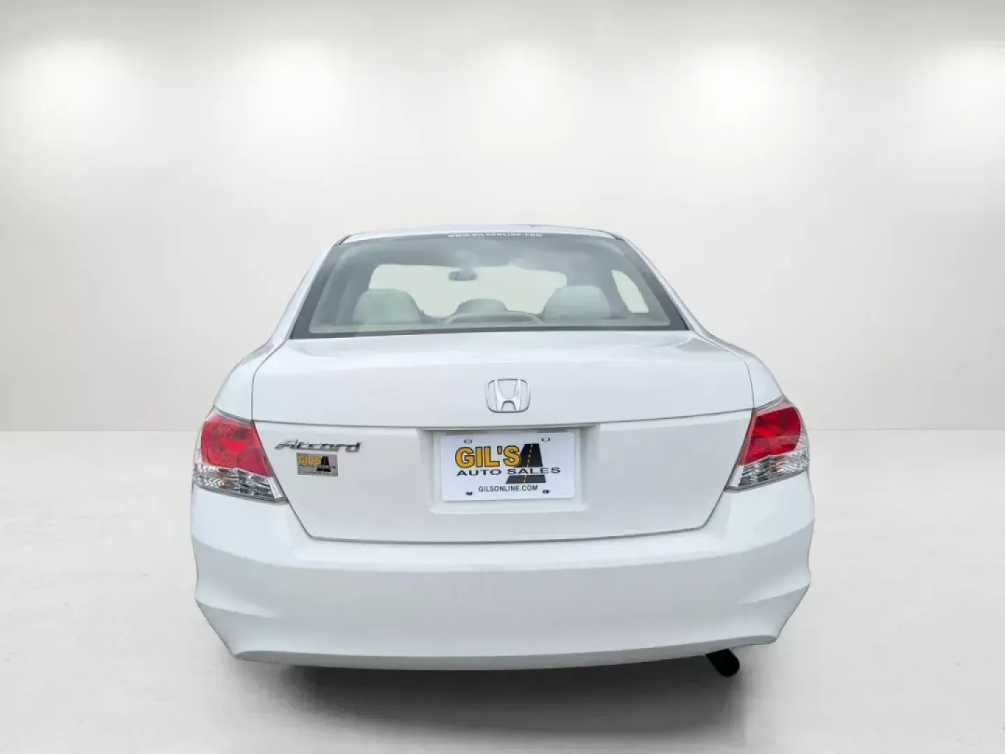 2010 Honda Accord Sdn LX (1HGCP2F34AA) with an Gas I4 2.4L/144 engine, 5-Speed Automatic transmission, located at 7000 Northlake Connector, Columbus, GA, 31904, (706) 987-8085, 32.524975, -84.978134 - 2010 Honda Accord Sdn LX - Photo#5