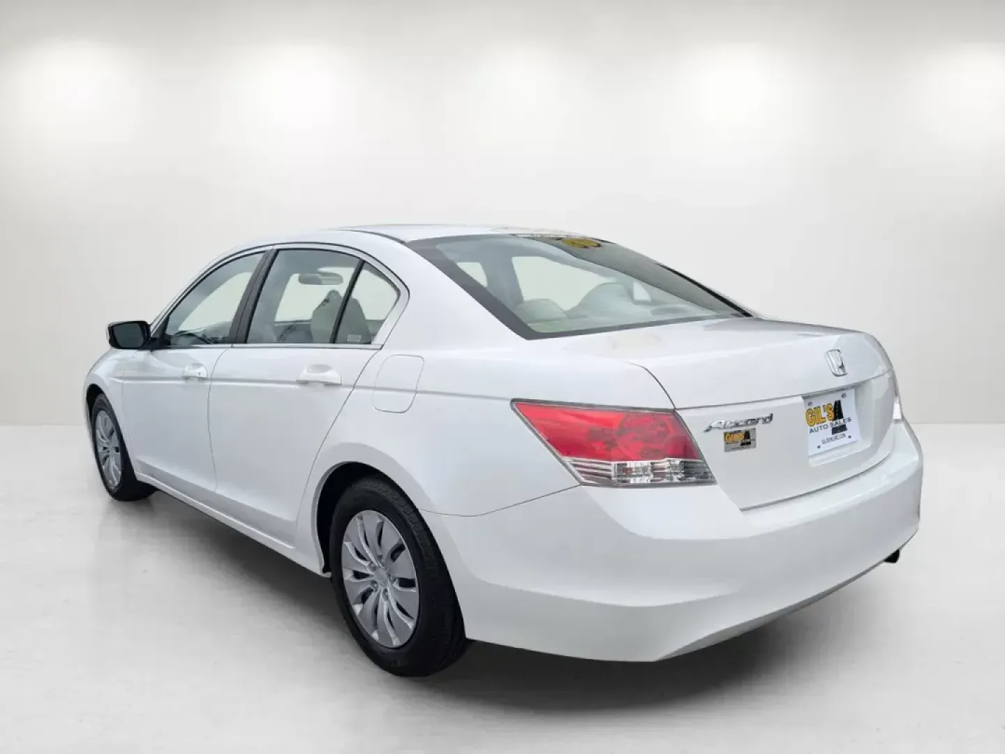 2010 Honda Accord Sdn LX (1HGCP2F34AA) with an Gas I4 2.4L/144 engine, 5-Speed Automatic transmission, located at 7000 Northlake Connector, Columbus, GA, 31904, (706) 987-8085, 32.524975, -84.978134 - 2010 Honda Accord Sdn LX - Photo#6