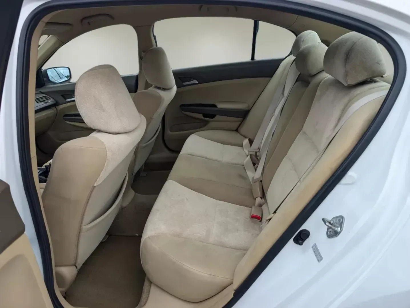 2010 Honda Accord Sdn LX (1HGCP2F34AA) with an Gas I4 2.4L/144 engine, 5-Speed Automatic transmission, located at 7000 Northlake Connector, Columbus, GA, 31904, (706) 987-8085, 32.524975, -84.978134 - 2010 Honda Accord Sdn LX - Photo#10
