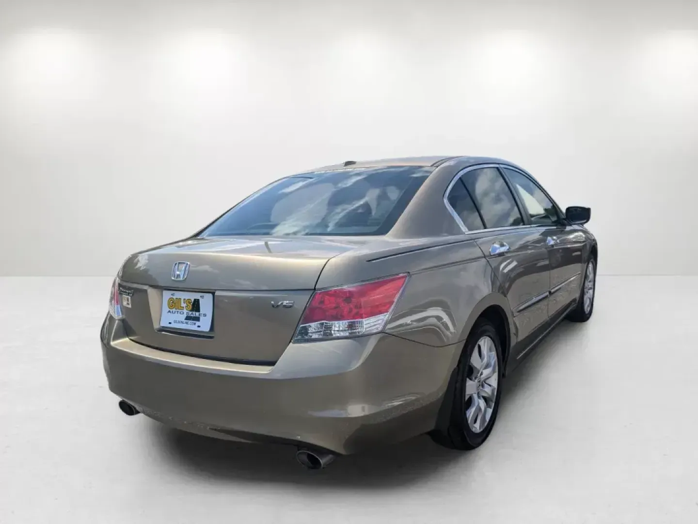 2010 Honda Accord Sdn EX-L (1HGCP3F84AA) with an Other engine, located at 5115 14th Ave., Columbus, GA, 31904, (706) 323-0345, 32.511494, -84.971046 - Experience the ultimate blend of comfort, reliability, and style with our stunning 2010 Honda Accord EX-L, now available at Gils Auto in Columbus, GA. This sedan is perfect for professionals commuting to work, families seeking a reliable vehicle, and anyone who appreciates a smooth drive without bre - Photo#4