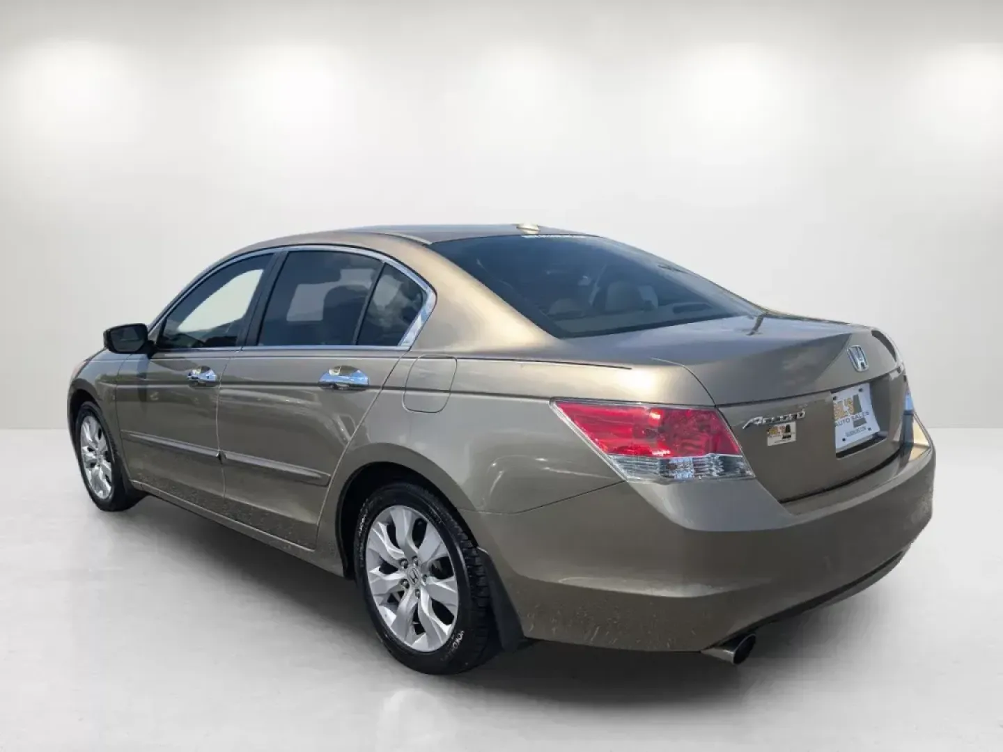 2010 Honda Accord Sdn EX-L (1HGCP3F84AA) with an Other engine, located at 5115 14th Ave., Columbus, GA, 31904, (706) 323-0345, 32.511494, -84.971046 - Experience the ultimate blend of comfort, reliability, and style with our stunning 2010 Honda Accord EX-L, now available at Gils Auto in Columbus, GA. This sedan is perfect for professionals commuting to work, families seeking a reliable vehicle, and anyone who appreciates a smooth drive without bre - Photo#6