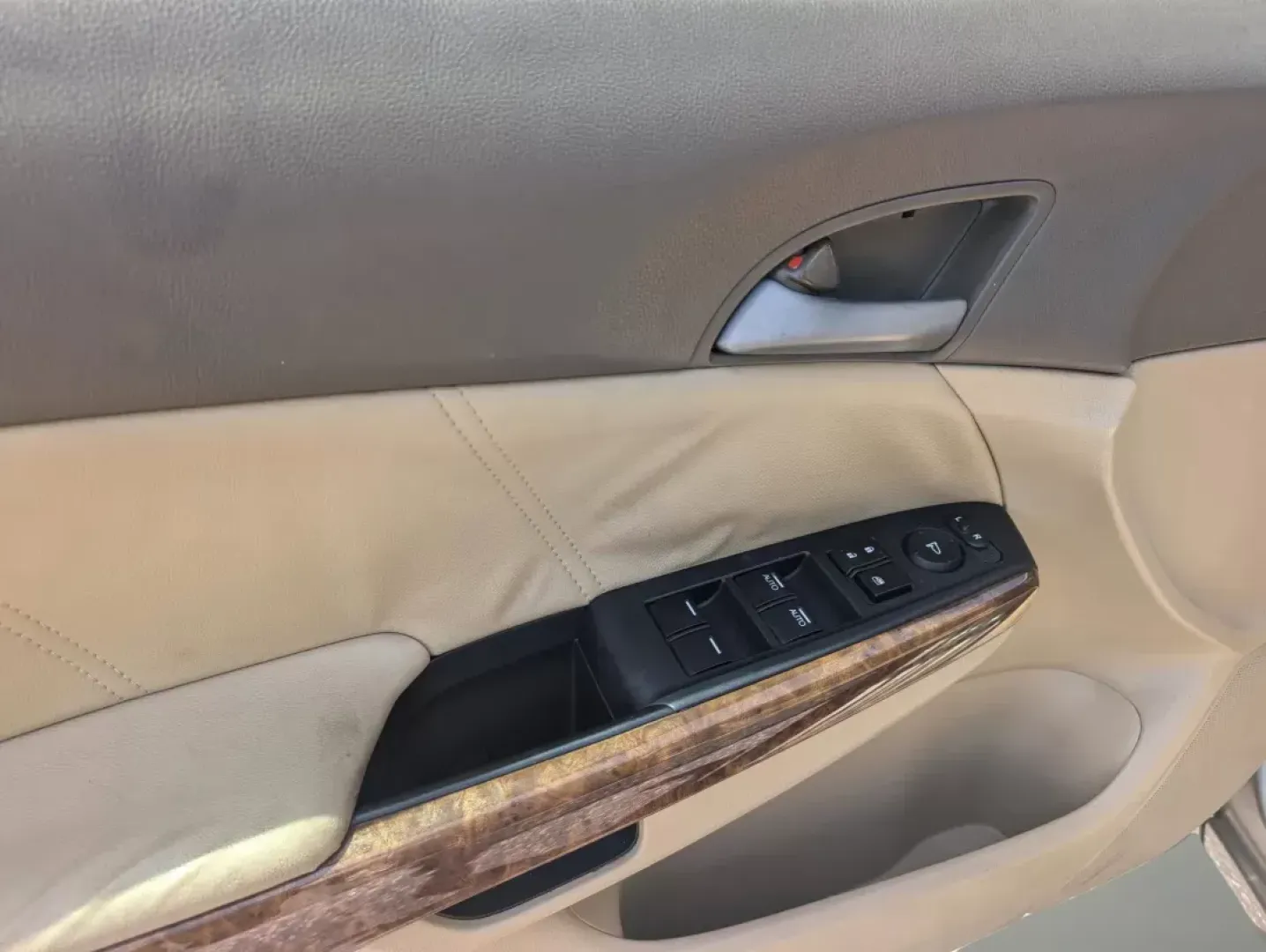 2010 Honda Accord Sdn EX-L (1HGCP3F84AA) with an Other engine, located at 5115 14th Ave., Columbus, GA, 31904, (706) 323-0345, 32.511494, -84.971046 - Experience the ultimate blend of comfort, reliability, and style with our stunning 2010 Honda Accord EX-L, now available at Gils Auto in Columbus, GA. This sedan is perfect for professionals commuting to work, families seeking a reliable vehicle, and anyone who appreciates a smooth drive without bre - Photo#8