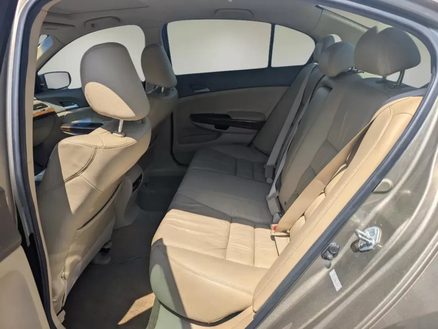 2010 Honda Accord Sdn EX-L (1HGCP3F84AA) with an Other engine, located at 5115 14th Ave., Columbus, GA, 31904, (706) 323-0345, 32.511494, -84.971046 - Experience the ultimate blend of comfort, reliability, and style with our stunning 2010 Honda Accord EX-L, now available at Gils Auto in Columbus, GA. This sedan is perfect for professionals commuting to work, families seeking a reliable vehicle, and anyone who appreciates a smooth drive without bre - Photo#10