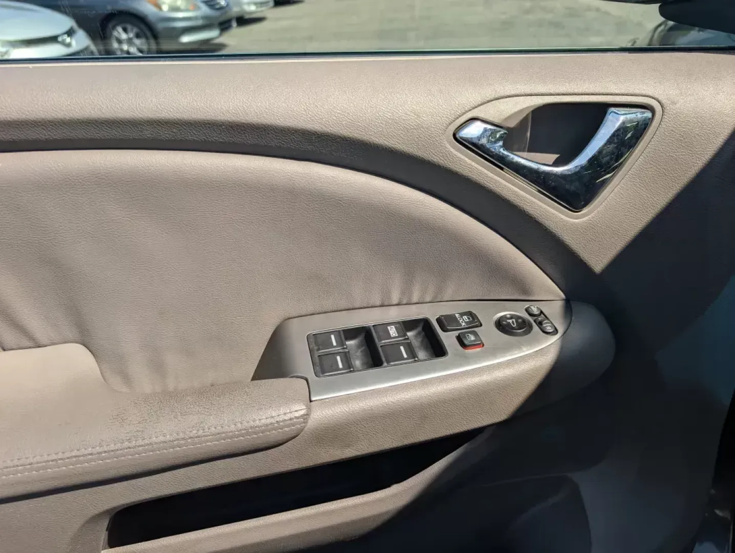2010 Honda Odyssey EX-L (5FNRL3H72AB) with an Other engine, located at 3959 U.S. 80 W, Phenix City, AL, 36870, (334) 297-4885, 32.469296, -85.135185 - Are you seeking the perfect family vehicle that combines versatility, comfort, and reliability? Look no further than this stylish 2010 Honda Odyssey EX-L, now available at Gils Auto, your trusted buy here pay here dealership located at 3959 U.S. 80 W, Phenix City, AL 36870. With ample room for famil - Photo#8
