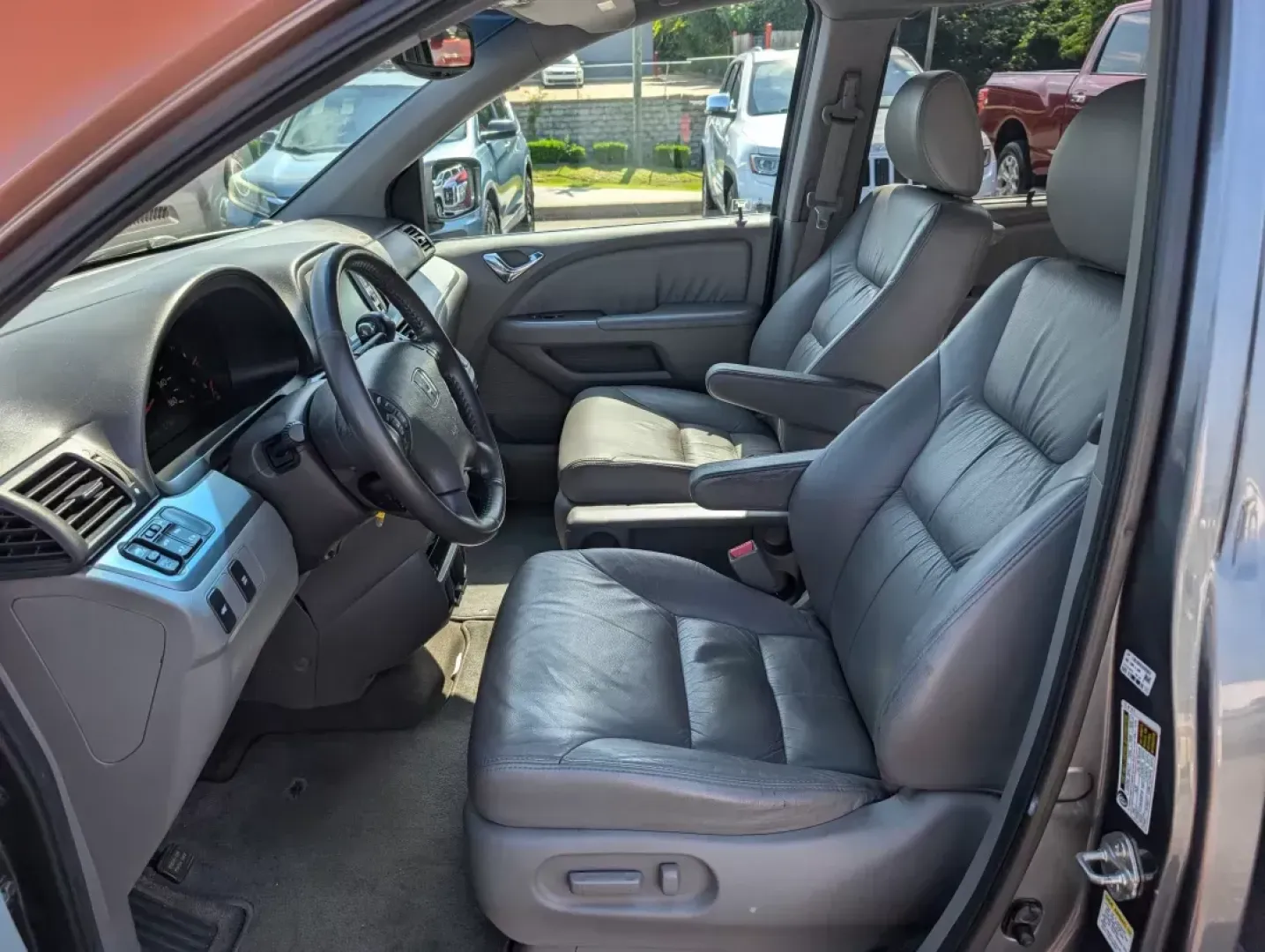 2010 Honda Odyssey EX-L (5FNRL3H72AB) with an Other engine, located at 3959 U.S. 80 W, Phenix City, AL, 36870, (334) 297-4885, 32.469296, -85.135185 - Are you seeking the perfect family vehicle that combines versatility, comfort, and reliability? Look no further than this stylish 2010 Honda Odyssey EX-L, now available at Gils Auto, your trusted buy here pay here dealership located at 3959 U.S. 80 W, Phenix City, AL 36870. With ample room for famil - Photo#9