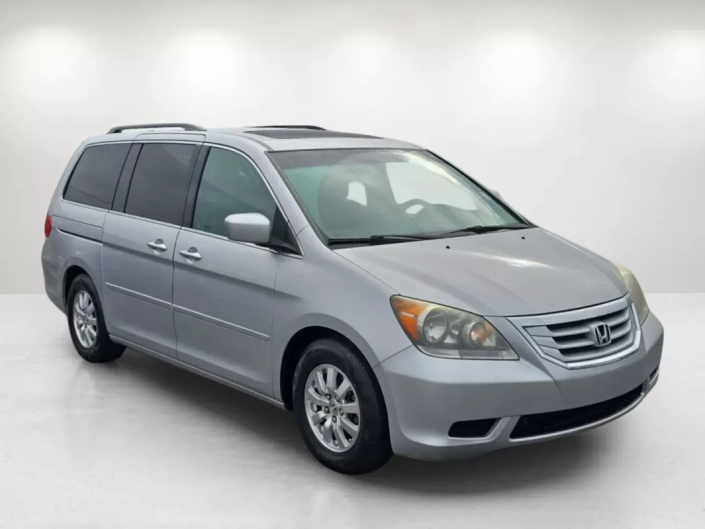 2010 Honda Odyssey EX-L (5FNRL3H70AB) with an Other engine, located at 1430 Gateway Drive, Opelika, AL, 36801, (334) 239-0944, 32.637871, -85.409790 - **Experience the Joy of Family Adventures with This 2010 Honda Odyssey EX-L!**<br /> <br /> Are you looking for the perfect vehicle to elevate your family outings and weekend getaways? Look no further! At Gils Auto in Phenix City, AL, we understand that life is about creating unforgettable memories, - Photo#2