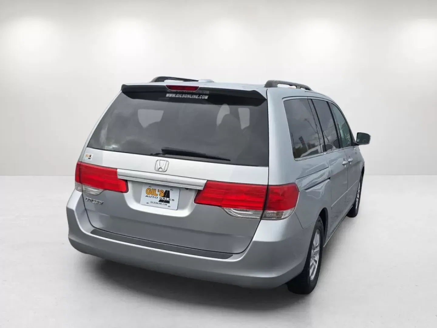 2010 Honda Odyssey EX-L (5FNRL3H70AB) with an Other engine, located at 1430 Gateway Drive, Opelika, AL, 36801, (334) 239-0944, 32.637871, -85.409790 - **Experience the Joy of Family Adventures with This 2010 Honda Odyssey EX-L!**<br /> <br /> Are you looking for the perfect vehicle to elevate your family outings and weekend getaways? Look no further! At Gils Auto in Phenix City, AL, we understand that life is about creating unforgettable memories, - Photo#4