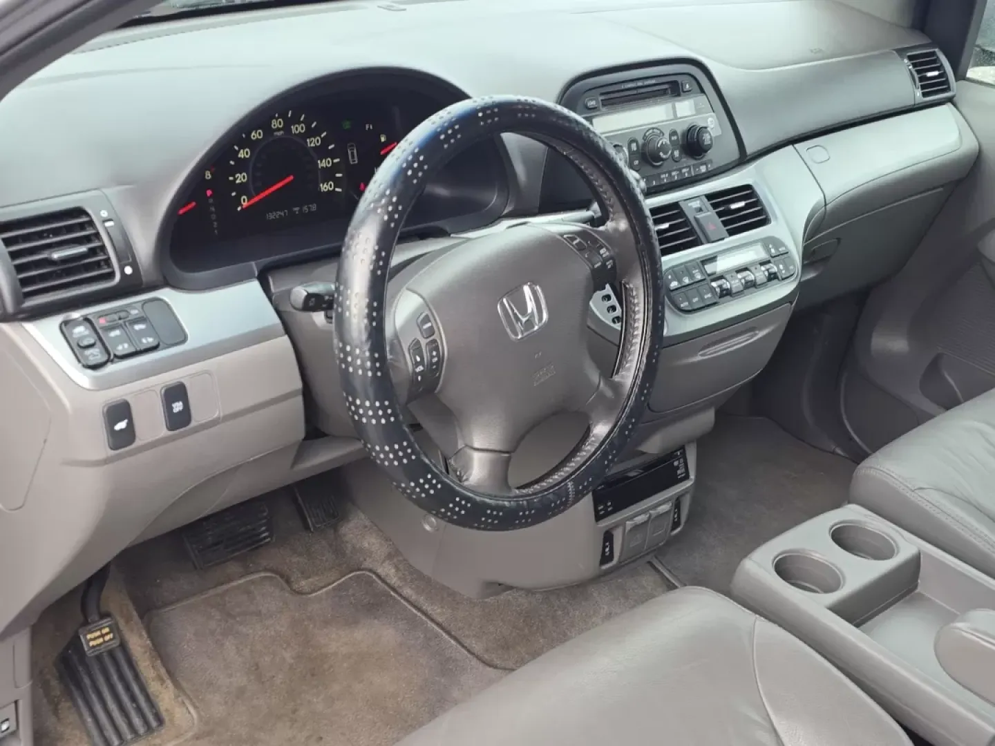 2010 Honda Odyssey EX-L (5FNRL3H70AB) with an Other engine, located at 1430 Gateway Drive, Opelika, AL, 36801, (334) 239-0944, 32.637871, -85.409790 - **Experience the Joy of Family Adventures with This 2010 Honda Odyssey EX-L!**<br /> <br /> Are you looking for the perfect vehicle to elevate your family outings and weekend getaways? Look no further! At Gils Auto in Phenix City, AL, we understand that life is about creating unforgettable memories, - Photo#10