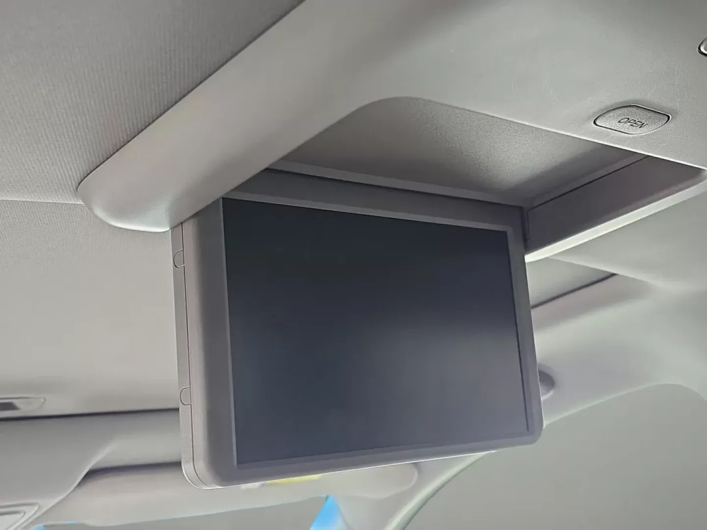 2010 Honda Odyssey EX-L (5FNRL3H70AB) with an Other engine, located at 1430 Gateway Drive, Opelika, AL, 36801, (334) 239-0944, 32.637871, -85.409790 - **Experience the Joy of Family Adventures with This 2010 Honda Odyssey EX-L!**<br /> <br /> Are you looking for the perfect vehicle to elevate your family outings and weekend getaways? Look no further! At Gils Auto in Phenix City, AL, we understand that life is about creating unforgettable memories, - Photo#15