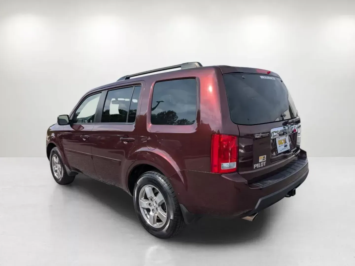2010 Honda Pilot EX-L (5FNYF3H53AB) with an Gas V6 3.5L/212 engine, 5-Speed Automatic w/OD transmission, located at 7000 Northlake Connector, Columbus, GA, 31904, (706) 987-8085, 32.524975, -84.978134 - 2010 Honda Pilot EX-L - Photo#2