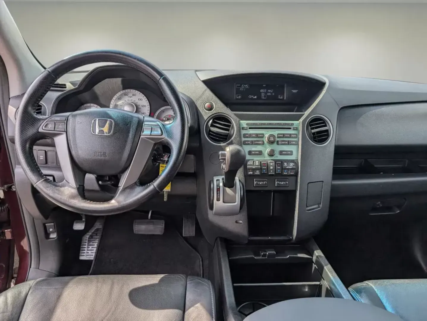 2010 Honda Pilot EX-L (5FNYF3H53AB) with an Gas V6 3.5L/212 engine, 5-Speed Automatic w/OD transmission, located at 7000 Northlake Connector, Columbus, GA, 31904, (706) 987-8085, 32.524975, -84.978134 - 2010 Honda Pilot EX-L - Photo#12