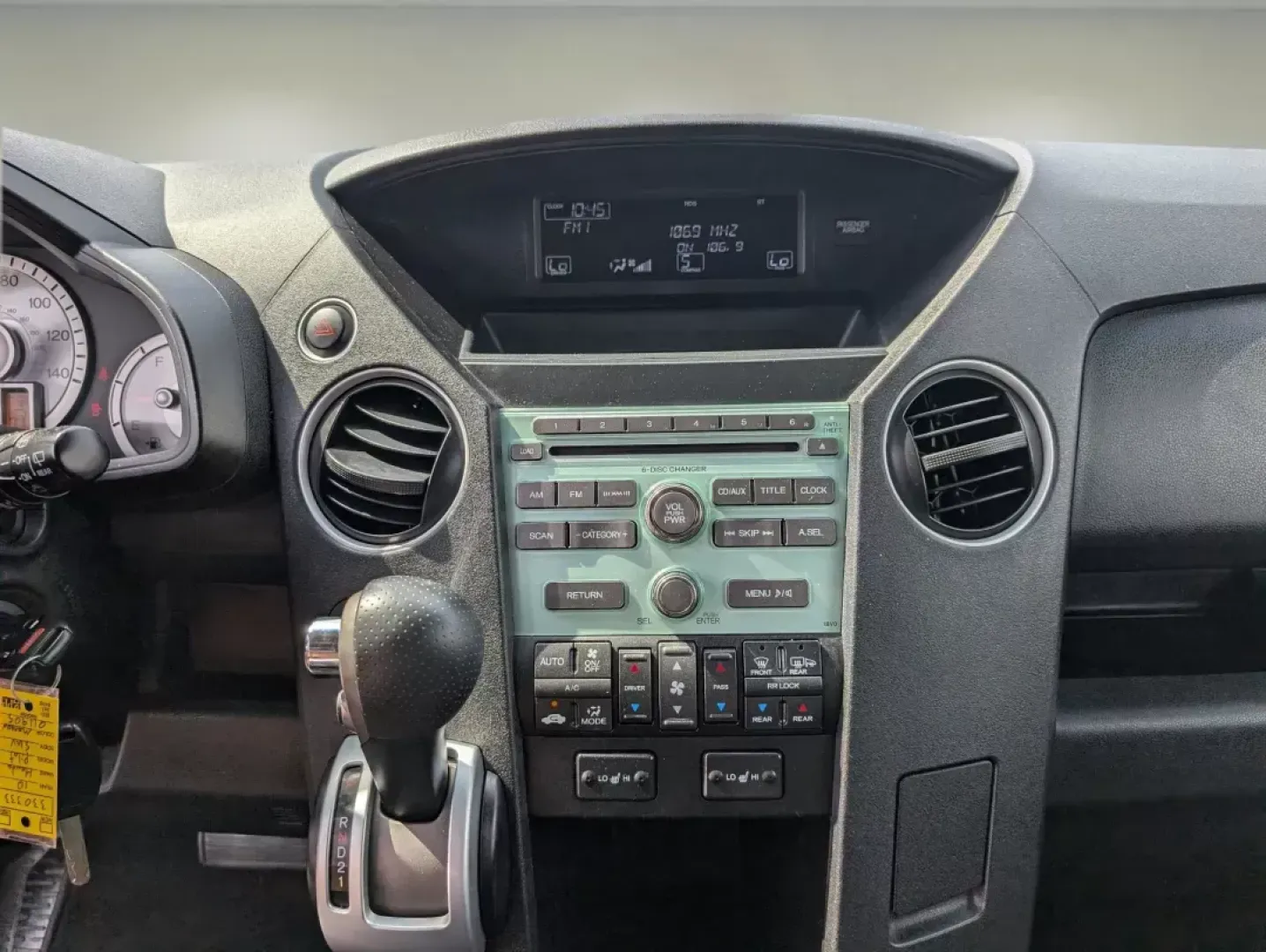 2010 Honda Pilot EX-L (5FNYF3H53AB) with an Gas V6 3.5L/212 engine, 5-Speed Automatic w/OD transmission, located at 7000 Northlake Connector, Columbus, GA, 31904, (706) 987-8085, 32.524975, -84.978134 - 2010 Honda Pilot EX-L - Photo#15