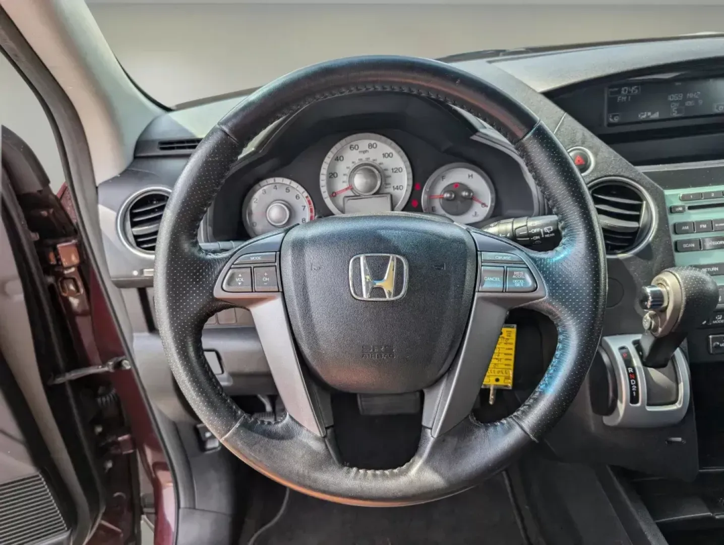 2010 Honda Pilot EX-L (5FNYF3H53AB) with an Gas V6 3.5L/212 engine, 5-Speed Automatic w/OD transmission, located at 7000 Northlake Connector, Columbus, GA, 31904, (706) 987-8085, 32.524975, -84.978134 - 2010 Honda Pilot EX-L - Photo#16
