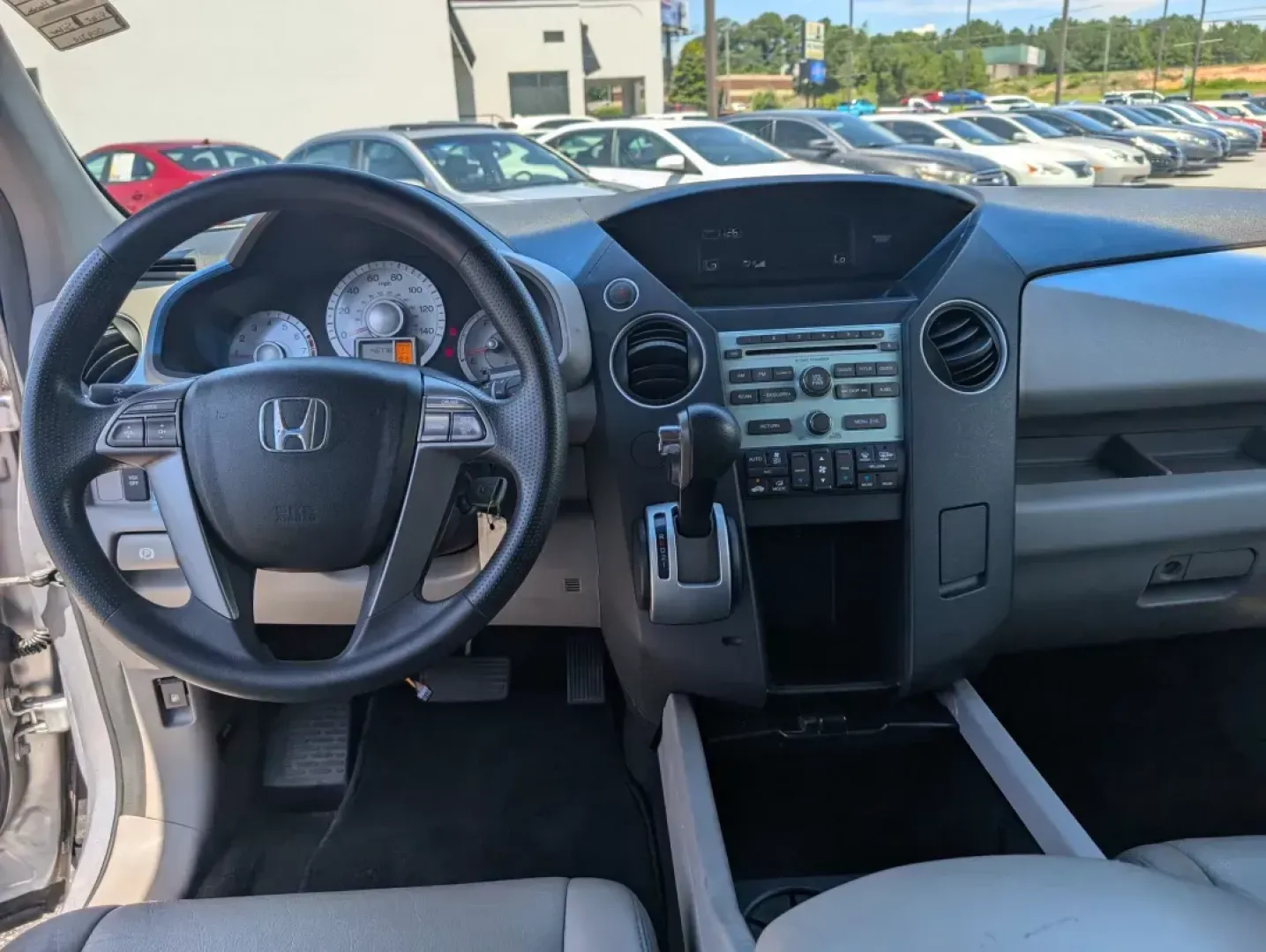 2010 Honda Pilot EX (5FNYF3H47AB) with an Other engine, located at 3959 U.S. 80 W, Phenix City, AL, 36870, (334) 297-4885, 32.469296, -85.135185 - **Explore Life in Comfort and Style with the 2010 Honda Pilot at Gils Auto!**<br /> <br /> Are you searching for a dependable SUV that can handle everything from family road trips to daily commutes? Look no further! The 2010 Honda Pilot EX is designed specifically for those who need a versatile vehi - Photo#10