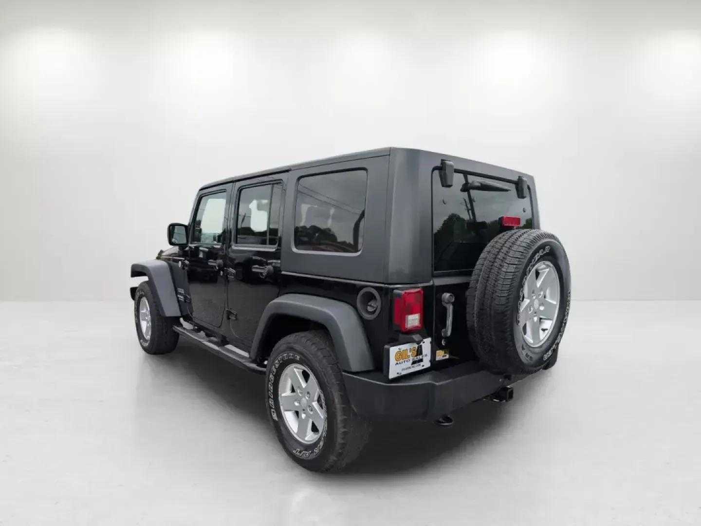 2010 /Dark Slate Gray/Medium Slate Gray Jeep Wrangler Unlimited Sport (1J4BA3H18AL) with an Gas V6 3.8L/231 engine, 4-Speed Automatic transmission, located at 3959 U.S. 80 W, Phenix City, AL, 36870, (334) 297-4885, 32.469296, -85.135185 - 2010 Jeep Wrangler Unlimited Sport - Photo#6