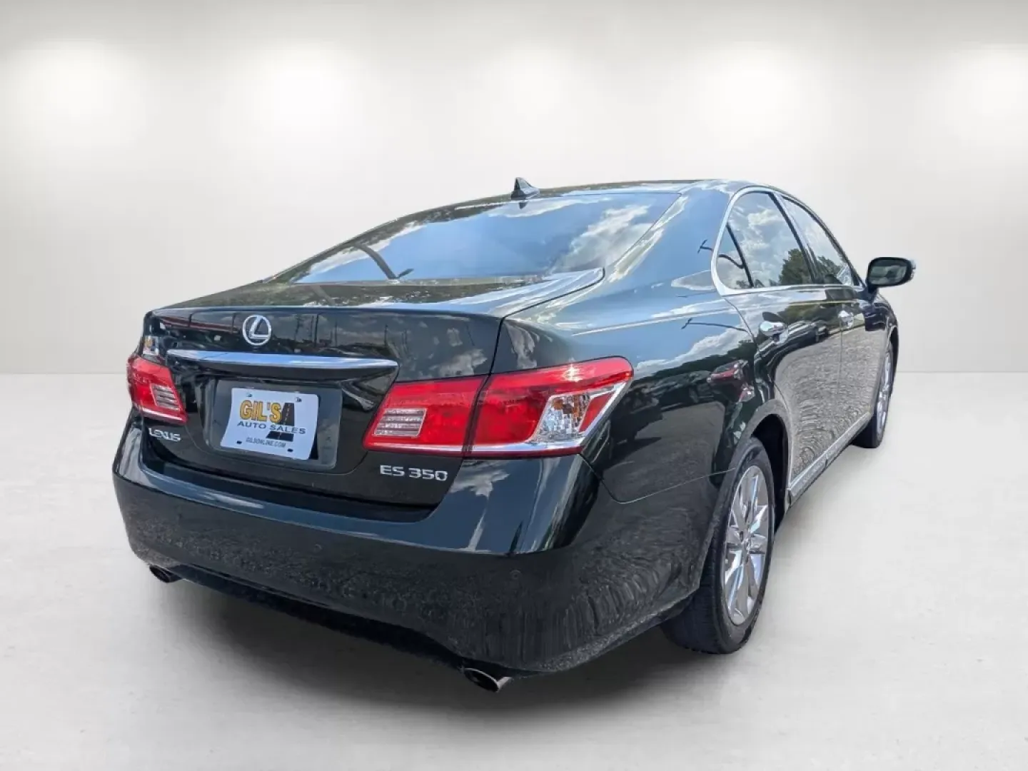2010 Lexus ES 350 (JTHBK1EG1A2) with an Other engine, located at 3959 U.S. 80 W, Phenix City, AL, 36870, (334) 297-4885, 32.469296, -85.135185 - **Elevate Your Commute with Luxury: 2010 Lexus ES 350 at Gils Auto!**<br /> <br /> Are you ready to transform your daily drive into a luxurious experience? The stunning 2010 Lexus ES 350 is perfect for those who crave style, comfort, and advanced technology while navigating the busy streets of Pheni - Photo#4