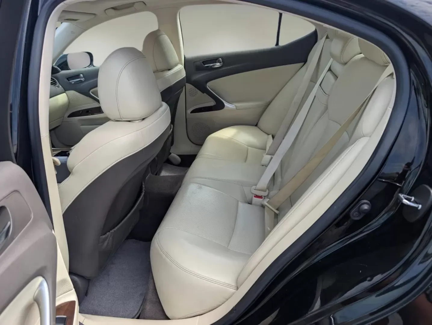 2010 Lexus IS 250 (JTHBF5C28A5) with an Other engine, located at 3959 U.S. 80 W, Phenix City, AL, 36870, (334) 297-4885, 32.469296, -85.135185 - Are you ready to elevate your driving experience? Whether you're commuting to work, running errands, or embarking on weekend adventures, the 2010 Lexus IS 250 is the perfect blend of luxury and practicality. This sleek sedan is designed for those who appreciate comfort, performance, and style. At Gi - Photo#10