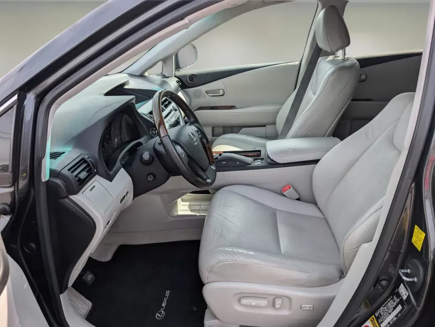 2010 Lexus RX 350 (2T2BK1BA8AC) with an Gas V6 3.5L/211 engine, 6-Speed Automatic w/OD Sequential-Shift transmission, located at 5115 14th Ave., Columbus, GA, 31904, (706) 323-0345, 32.511494, -84.971046 - 2010 Lexus RX 350 - Photo#9