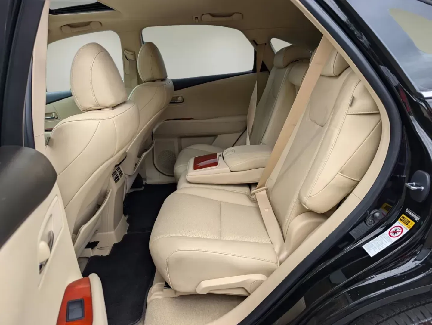 2010 Lexus RX 350 (2T2BK1BA0AC) with an Other engine, located at 3959 U.S. 80 W, Phenix City, AL, 36870, (334) 297-4885, 32.469296, -85.135185 - **Discover Your Next Adventure with the 2010 Lexus RX 350 at Gils Auto!**<br /> <br /> Are you ready to elevate your journey? The 2010 Lexus RX 350 is the ultimate SUV that perfectly blends luxury, performance, and practicality, making it a fantastic choice for families, commuters, and weekend adven - Photo#10