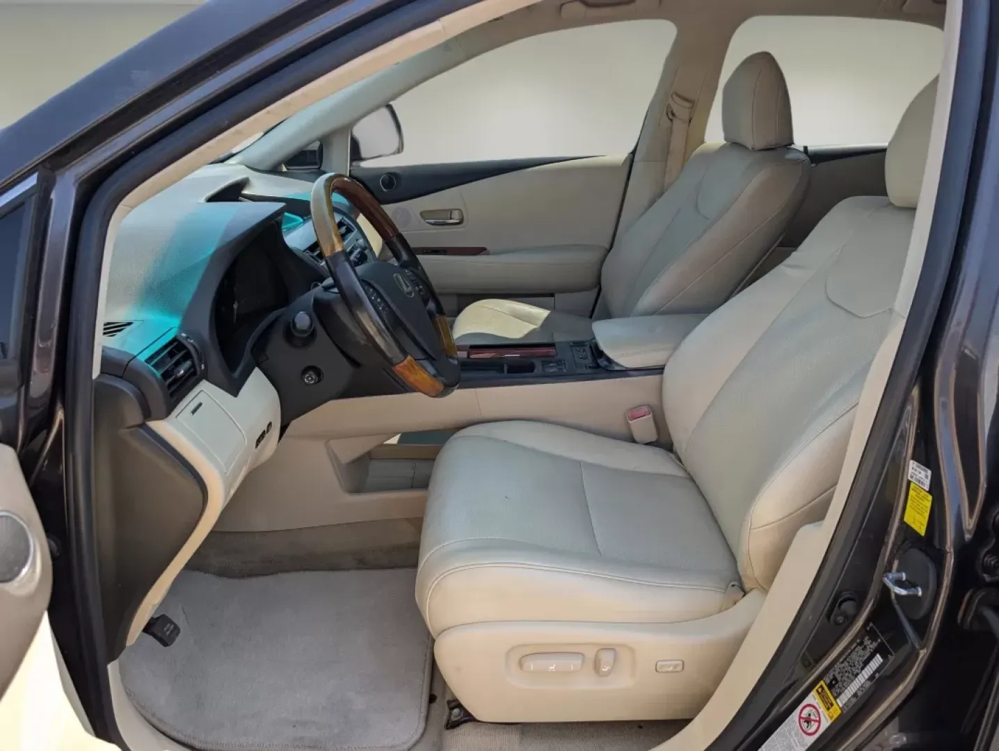 2010 Lexus RX 350 (2T2BK1BA3AC) with an Other engine, located at 1430 Gateway Drive, Opelika, AL, 36801, (334) 239-0944, 32.637871, -85.409790 - Are you searching for the perfect SUV that seamlessly blends comfort, reliability, and performance for your daily adventures or weekend getaways? Look no further than this stunning **2010 Lexus RX 350**, available now at **Gils Auto** in **Phenix City, AL**. This versatile all-wheel-drive SUV is not - Photo#9