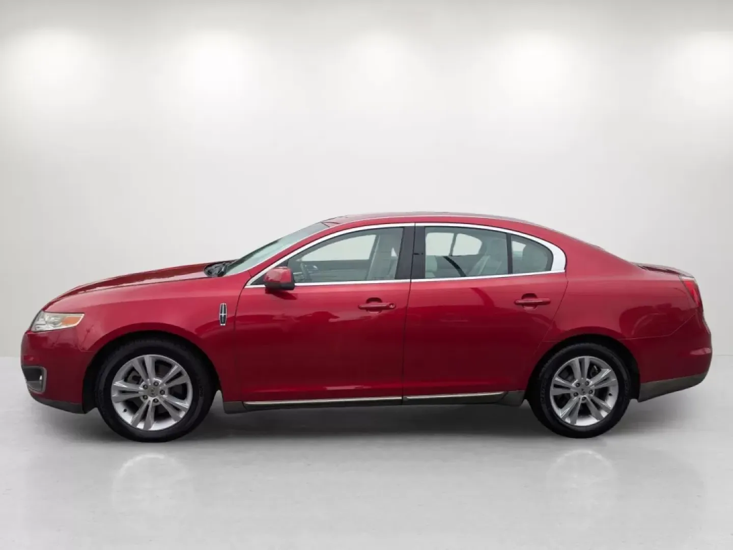 2010 Lincoln MKS (1LNHL9DR0AG) with an Other engine, located at 1430 Gateway Drive, Opelika, AL, 36801, (334) 239-0944, 32.637871, -85.409790 - **Elevate Your Daily Drive: Discover the 2010 Lincoln MKS at Gils Auto in Phenix City!**<br /> <br /> Are you on the hunt for a stylish and comfortable sedan that seamlessly fits into your busy lifestyle? Look no further than the 2010 Lincoln MKS, now available at Gils Auto, your trusted Buy Here Pa - Photo#7