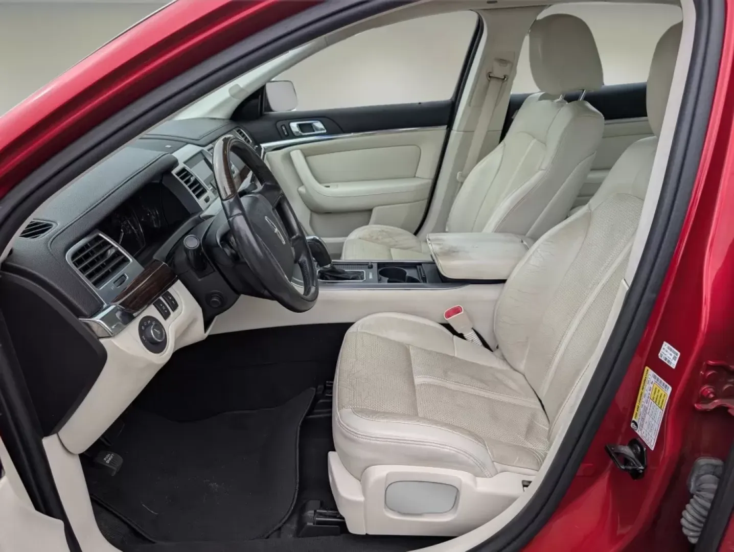 2010 Lincoln MKS (1LNHL9DR0AG) with an Other engine, located at 1430 Gateway Drive, Opelika, AL, 36801, (334) 239-0944, 32.637871, -85.409790 - **Elevate Your Daily Drive: Discover the 2010 Lincoln MKS at Gils Auto in Phenix City!**<br /> <br /> Are you on the hunt for a stylish and comfortable sedan that seamlessly fits into your busy lifestyle? Look no further than the 2010 Lincoln MKS, now available at Gils Auto, your trusted Buy Here Pa - Photo#9