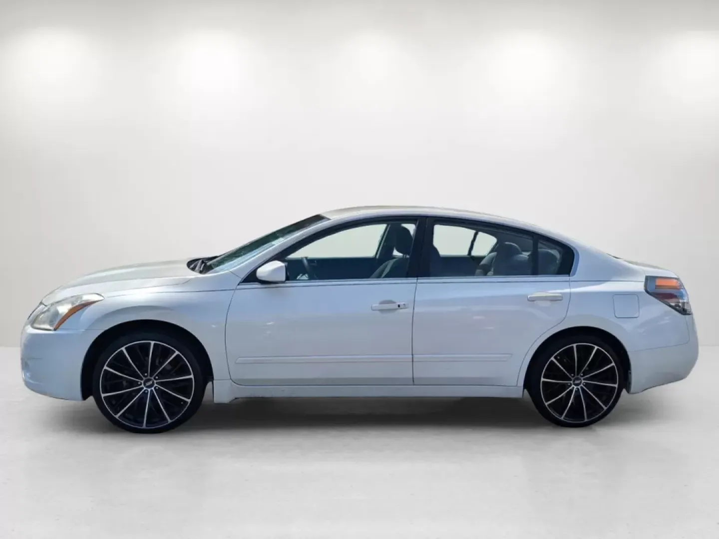 2010 Winter Frost Pearl /Charcoal Nissan Altima 2.5 S (1N4AL2AP9AN) with an Other engine, located at 521 Old Farm Lane Rd, Prattville, AL, 36066, (334) 325-1505, 32.482460, -86.416367 - Discover the perfect blend of style, comfort, and affordability with this 2010 Nissan Altima 2.5 S, ideal for budget-conscious buyers searching for a reliable sedan that fits seamlessly into their busy lifestyles. Whether you're commuting to work, running errands around Phenix City, or embarking on - Photo#8