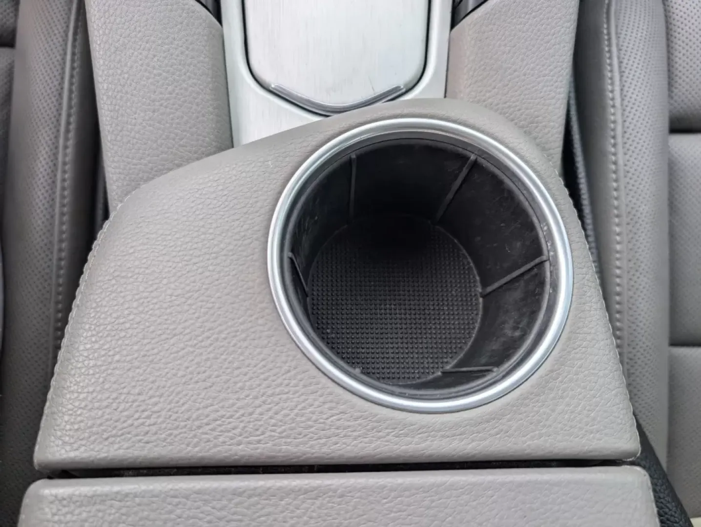 2010 Porsche Panamera 4S (WP0AB2A77AL) with an Other engine, located at 1430 Gateway Drive, Opelika, AL, 36801, (334) 239-0944, 32.637871, -85.409790 - Experience the thrill of driving a luxury vehicle without breaking the bank! At Gils Auto in Phenix City, AL, we are excited to present a stunning 2010 Porsche Panamera hatchback. This car is not just a means of transportation; it embodies a lifestyle of elegance and performance, perfect for those w - Photo#15