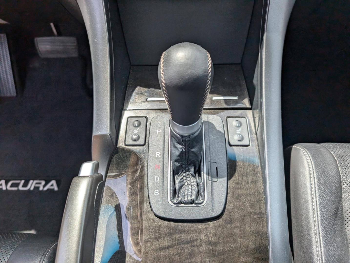 2011 Acura TSX (JH4CU2F66BC) with an Gas I4 2.4L/144 engine, 5-Speed Automatic transmission, located at 3959 U.S. 80 W, Phenix City, AL, 36870, (334) 297-4885, 32.469296, -85.135185 - 2011 Acura TSX - Photo#12