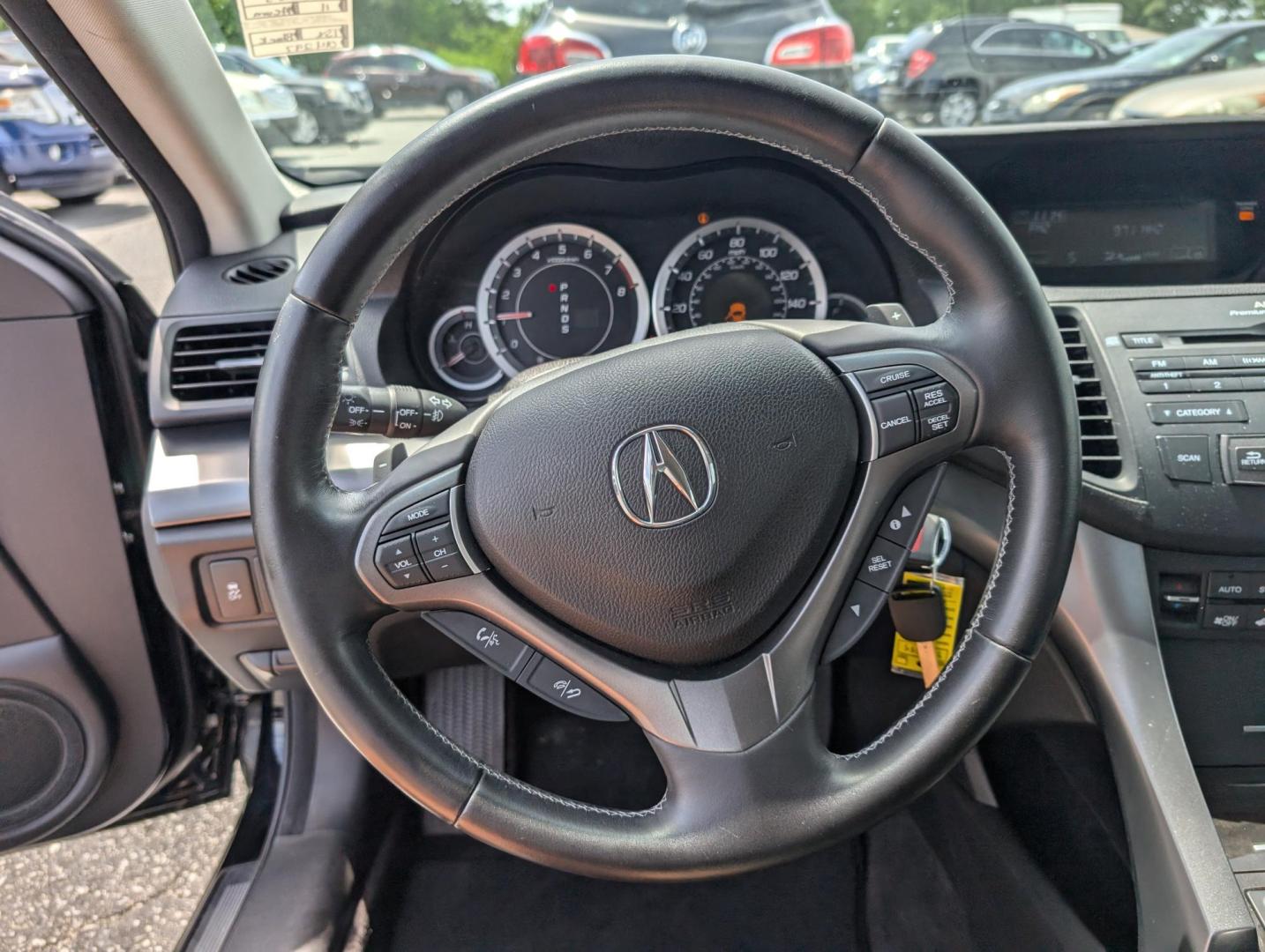 2011 Acura TSX (JH4CU2F66BC) with an Gas I4 2.4L/144 engine, 5-Speed Automatic transmission, located at 3959 U.S. 80 W, Phenix City, AL, 36870, (334) 297-4885, 32.469296, -85.135185 - 2011 Acura TSX - Photo#14
