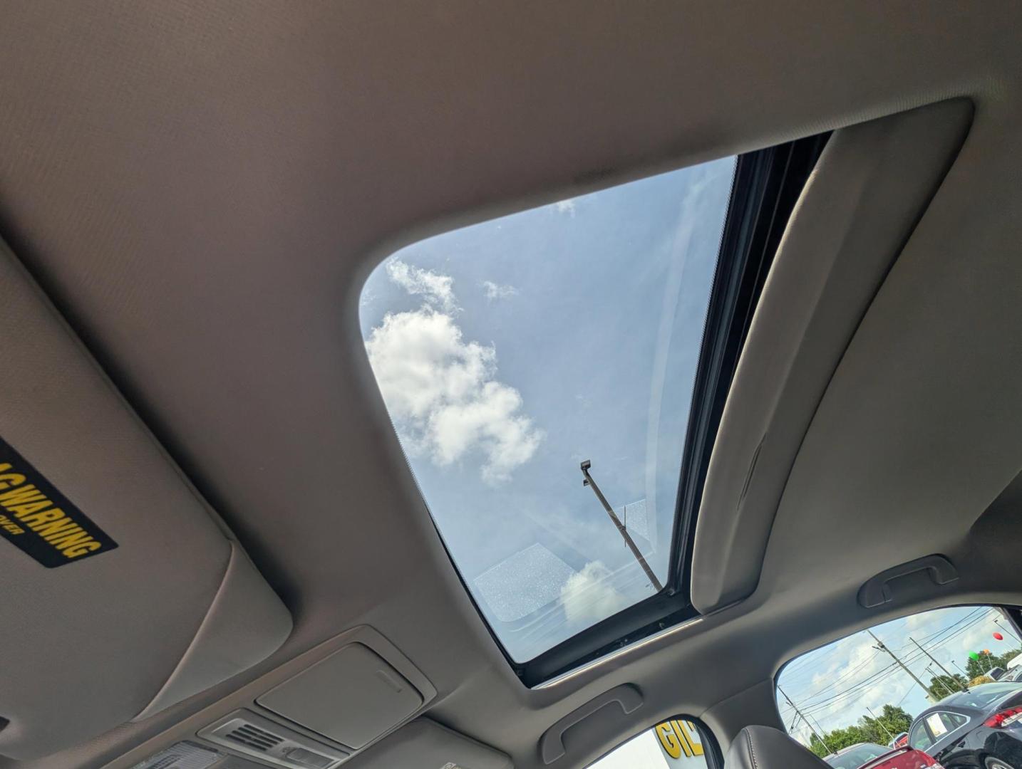 2011 Acura TSX (JH4CU2F66BC) with an Gas I4 2.4L/144 engine, 5-Speed Automatic transmission, located at 3959 U.S. 80 W, Phenix City, AL, 36870, (334) 297-4885, 32.469296, -85.135185 - 2011 Acura TSX - Photo#15