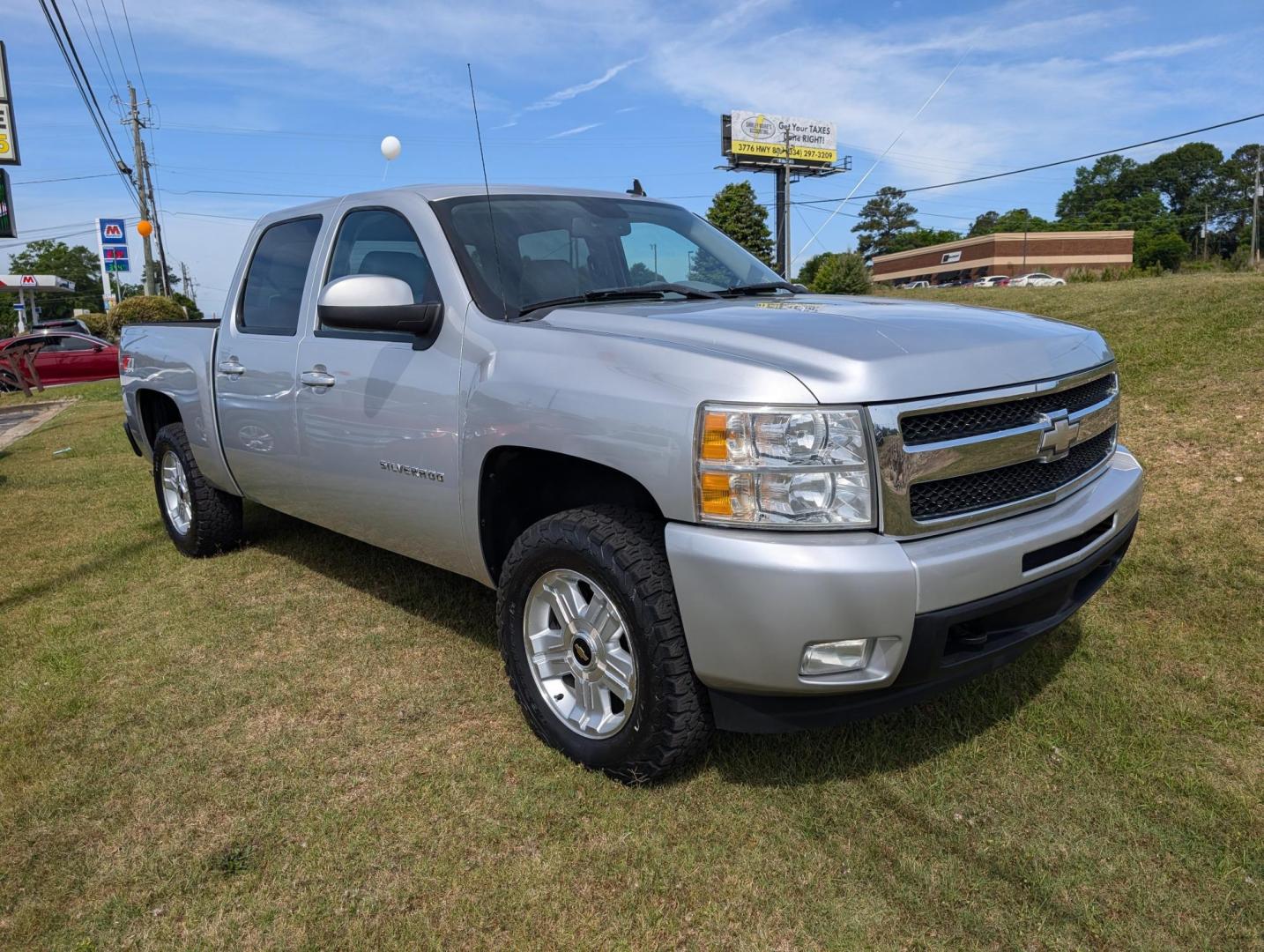 2011 /Light Titanium/Dark Titanium Chevrolet Silverado 1500 LTZ (3GCPKTE35BG) with an Gas/Ethanol V8 5.3L/323 engine, 6-Speed Automatic transmission, located at 3959 U.S. 80 W, Phenix City, AL, 36870, (334) 297-4885, 32.469296, -85.135185 - 2011 Chevrolet Silverado 1500 LTZ - Photo#2