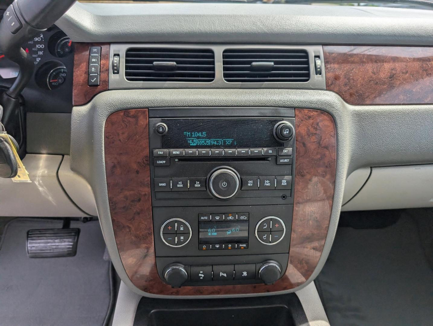 2011 /Light Titanium/Dark Titanium Chevrolet Silverado 1500 LTZ (3GCPKTE35BG) with an Gas/Ethanol V8 5.3L/323 engine, 6-Speed Automatic transmission, located at 3959 U.S. 80 W, Phenix City, AL, 36870, (334) 297-4885, 32.469296, -85.135185 - 2011 Chevrolet Silverado 1500 LTZ - Photo#14