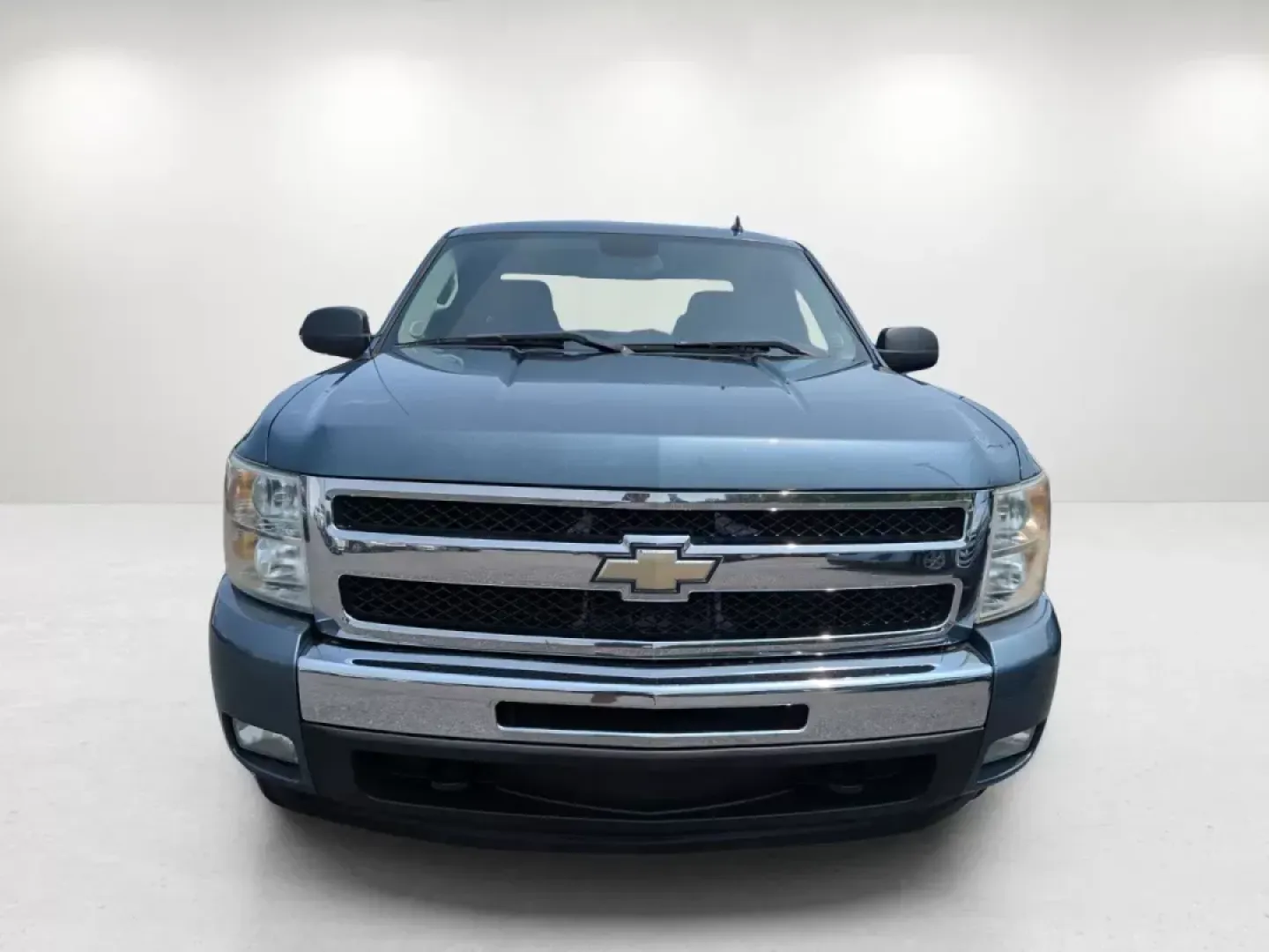 2011 /Ebony Chevrolet Silverado 1500 LT (1GCRKSE37BZ) with an Gas/Ethanol V8 5.3L/323 engine, 6-Speed Automatic transmission, located at 804 22nd Ave, Phenix City, AL, 36870, (334) 297-1860, 32.484749, -85.024475 - 2011 Chevrolet Silverado 1500 LT - Photo#1