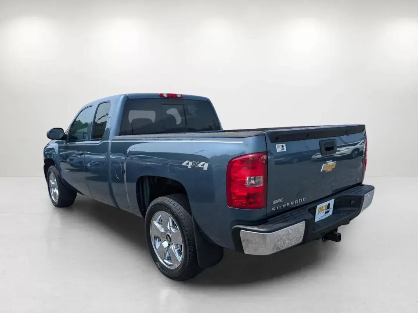 2011 /Ebony Chevrolet Silverado 1500 LT (1GCRKSE37BZ) with an Gas/Ethanol V8 5.3L/323 engine, 6-Speed Automatic transmission, located at 804 22nd Ave, Phenix City, AL, 36870, (334) 297-1860, 32.484749, -85.024475 - 2011 Chevrolet Silverado 1500 LT - Photo#6
