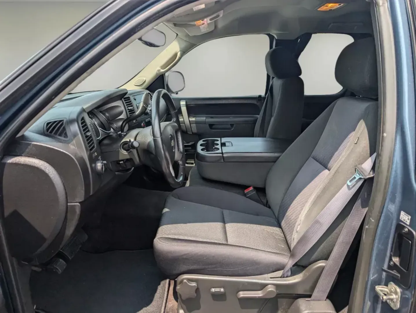 2011 /Ebony Chevrolet Silverado 1500 LT (1GCRKSE37BZ) with an Gas/Ethanol V8 5.3L/323 engine, 6-Speed Automatic transmission, located at 804 22nd Ave, Phenix City, AL, 36870, (334) 297-1860, 32.484749, -85.024475 - 2011 Chevrolet Silverado 1500 LT - Photo#9