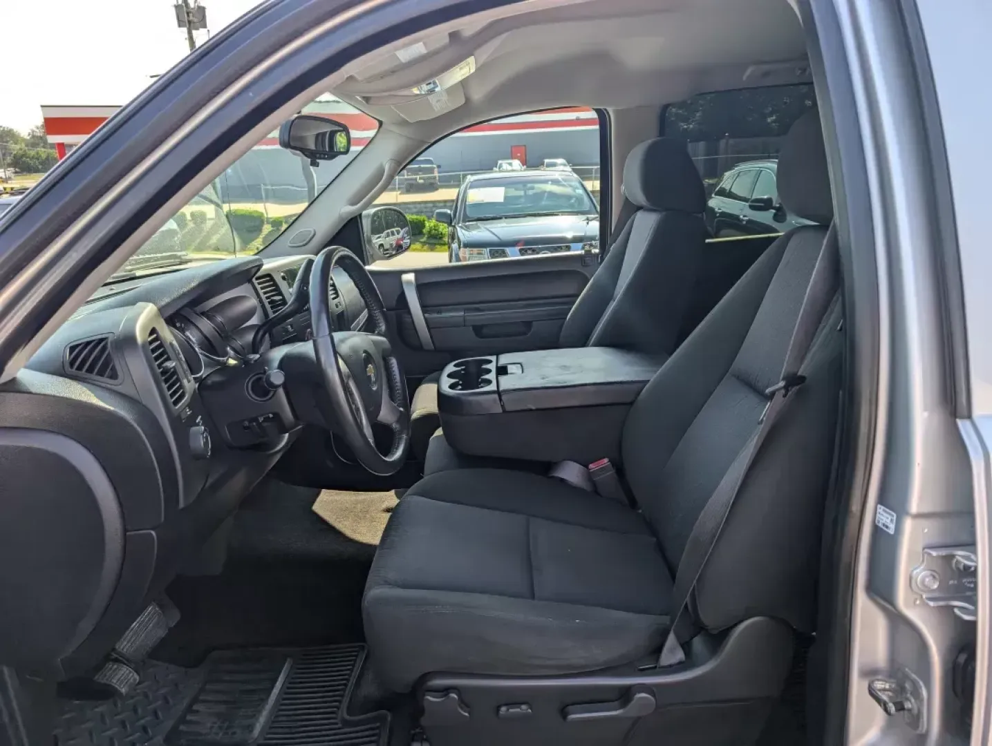 2011 /Ebony Chevrolet Silverado 1500 LT (3GCPCSE06BG) with an Other engine, located at 3959 U.S. 80 W, Phenix City, AL, 36870, (334) 297-4885, 32.469296, -85.135185 - **Unleash Your Adventurous Spirit with the 2011 Chevrolet Silverado 1500 LT** <br /> <br /> Are you ready to elevate your weekend getaways and daily commutes? The 2011 Chevrolet Silverado 1500 LT is the perfect companion for those who crave adventure without sacrificing comfort. Whether you're load - Photo#9