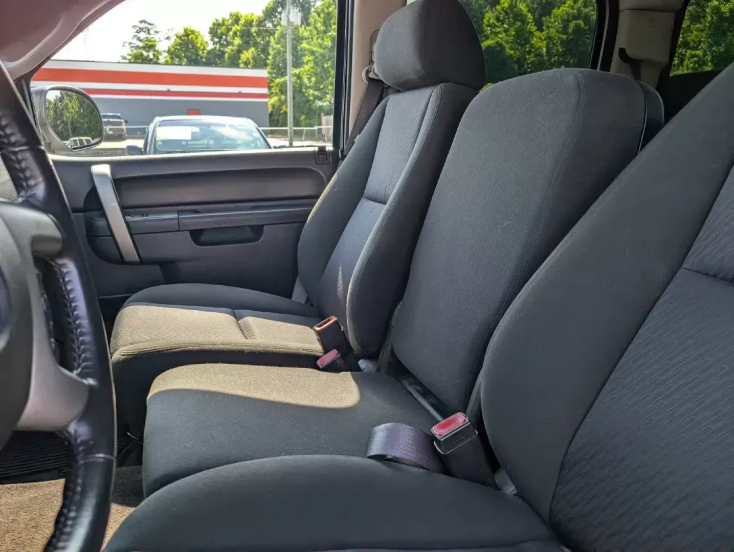 2011 /Ebony Chevrolet Silverado 1500 LT (3GCPCSE06BG) with an Other engine, located at 3959 U.S. 80 W, Phenix City, AL, 36870, (334) 297-4885, 32.469296, -85.135185 - **Unleash Your Adventurous Spirit with the 2011 Chevrolet Silverado 1500 LT** <br /> <br /> Are you ready to elevate your weekend getaways and daily commutes? The 2011 Chevrolet Silverado 1500 LT is the perfect companion for those who crave adventure without sacrificing comfort. Whether you're load - Photo#10