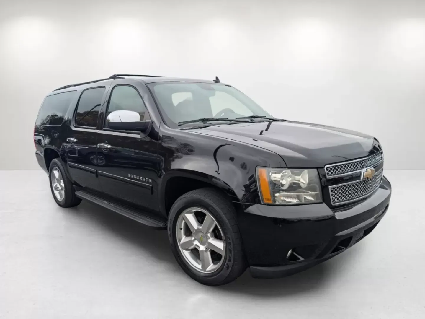 2011 /Light Cashmere/Dark Cashmere Chevrolet Suburban LT (1GNSCJE06BR) with an Other engine, located at 804 22nd Ave, Phenix City, AL, 36870, (334) 297-1860, 32.484749, -85.024475 - **Discover Adventure with the 2011 Chevrolet Suburban LT at Gils Auto Perfect for Growing Families in Phenix City!**<br /> <br /> Are you ready to elevate your family adventures while ensuring a comfortable ride for everyone? The 2011 Chevrolet Suburban LT is your ideal companion for weekend getawa - Photo#2