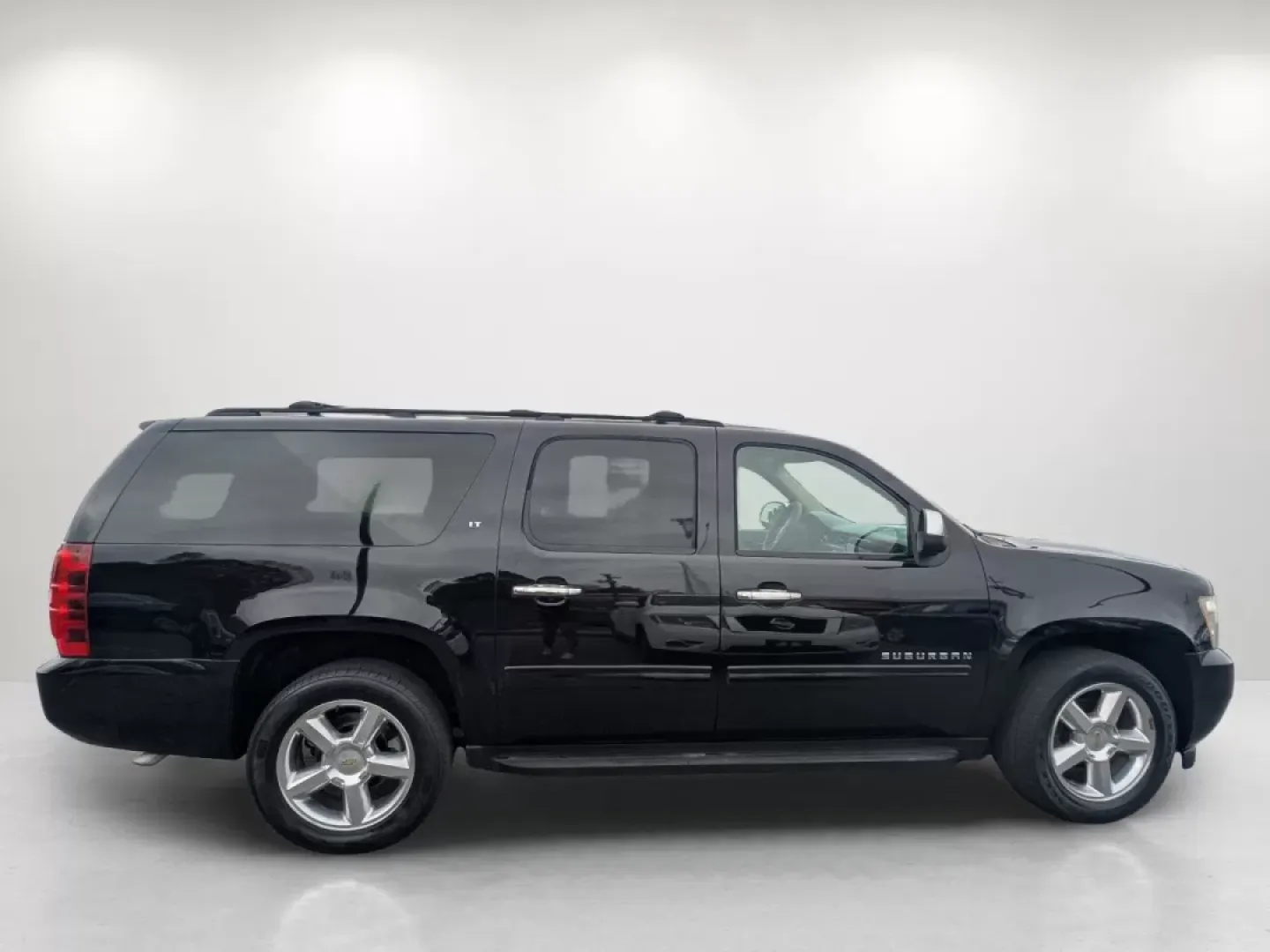 2011 /Light Cashmere/Dark Cashmere Chevrolet Suburban LT (1GNSCJE06BR) with an Other engine, located at 804 22nd Ave, Phenix City, AL, 36870, (334) 297-1860, 32.484749, -85.024475 - **Discover Adventure with the 2011 Chevrolet Suburban LT at Gils Auto Perfect for Growing Families in Phenix City!**<br /> <br /> Are you ready to elevate your family adventures while ensuring a comfortable ride for everyone? The 2011 Chevrolet Suburban LT is your ideal companion for weekend getawa - Photo#3