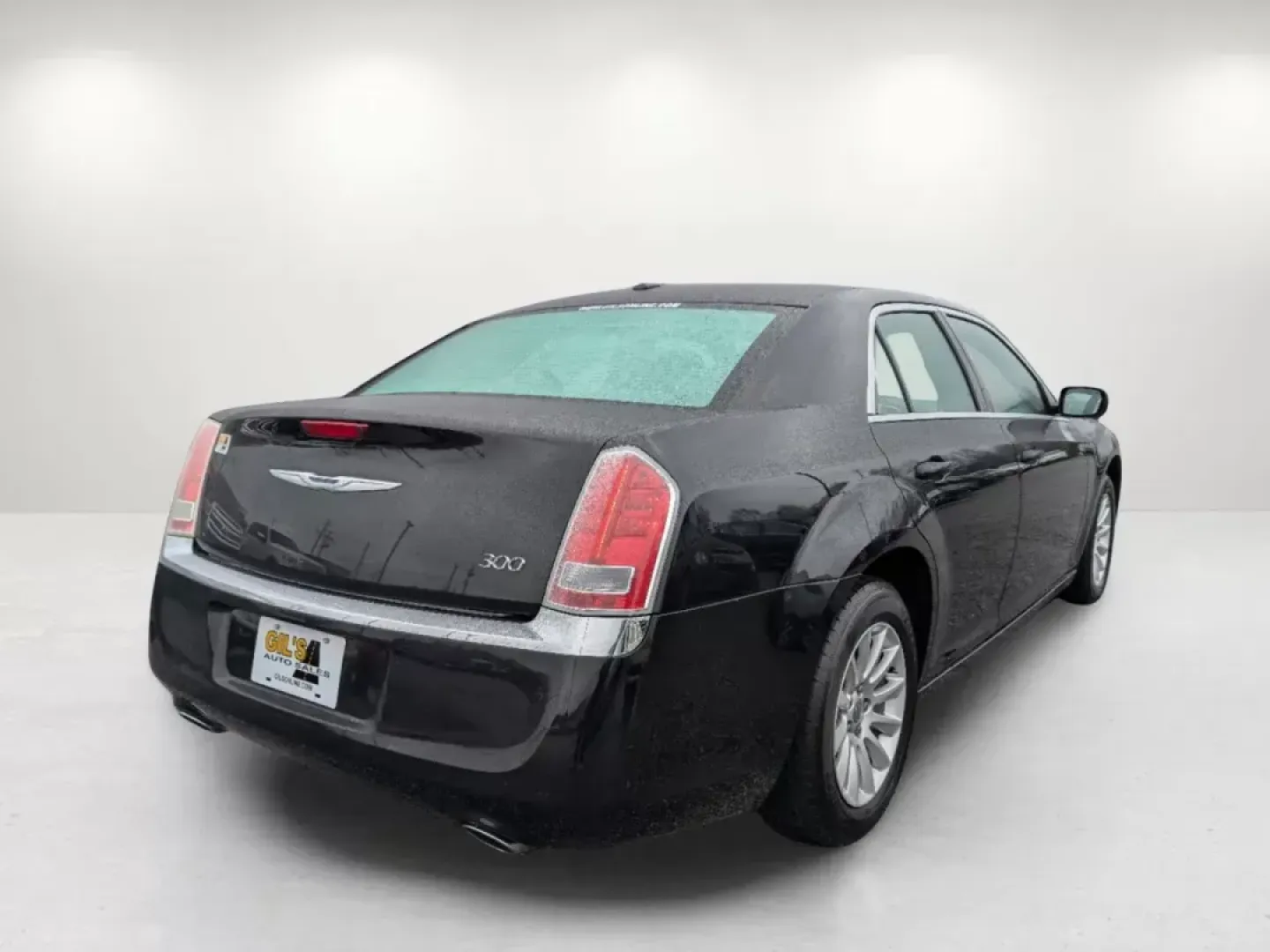 2011 /Black Interior Chrysler 300 (2C3CA4CGXBH) with an Gas/Ethanol V6 3.6L/220 engine, 5-Speed Automatic w/Manual Shift transmission, located at 5115 14th Ave., Columbus, GA, 31904, (706) 323-0345, 32.511494, -84.971046 - 2011 Chrysler 300 - Photo#4