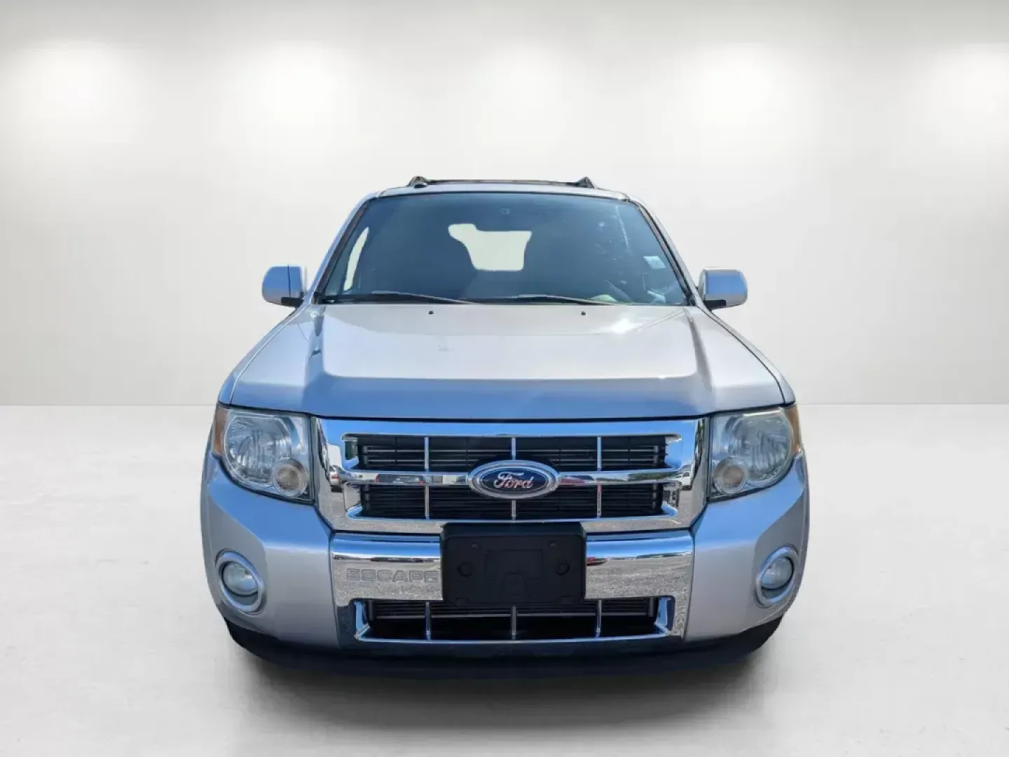 2011 Ford Escape Limited (1FMCU0EG6BK) with an Gas/Ethanol V6 3.0L/181 engine, 6-Speed Automatic transmission, located at 3959 U.S. 80 W, Phenix City, AL, 36870, (334) 297-4885, 32.469296, -85.135185 - 2011 Ford Escape Limited - Photo#2