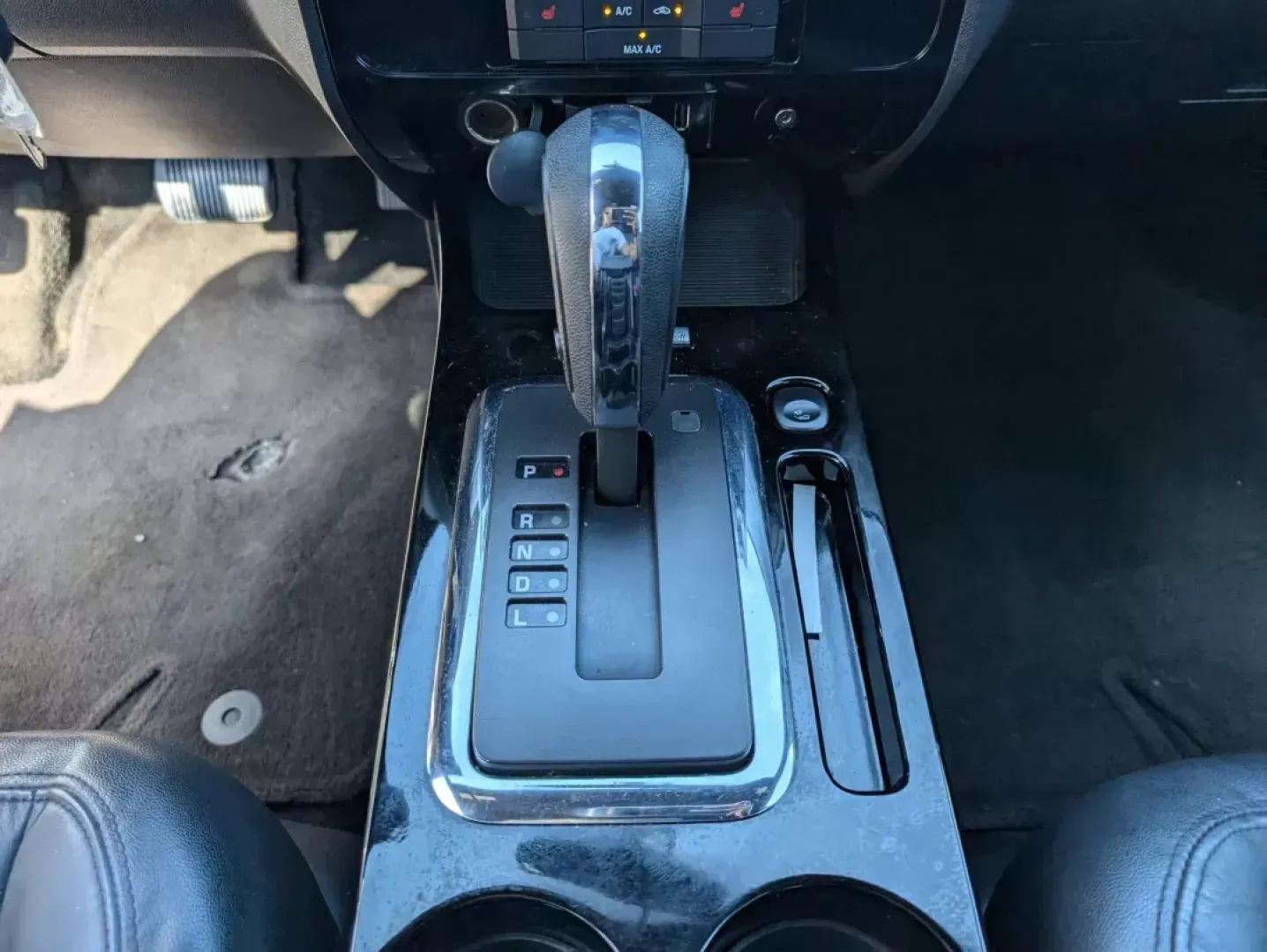 2011 Ford Escape Limited (1FMCU0EG6BK) with an Gas/Ethanol V6 3.0L/181 engine, 6-Speed Automatic transmission, located at 3959 U.S. 80 W, Phenix City, AL, 36870, (334) 297-4885, 32.469296, -85.135185 - 2011 Ford Escape Limited - Photo#14