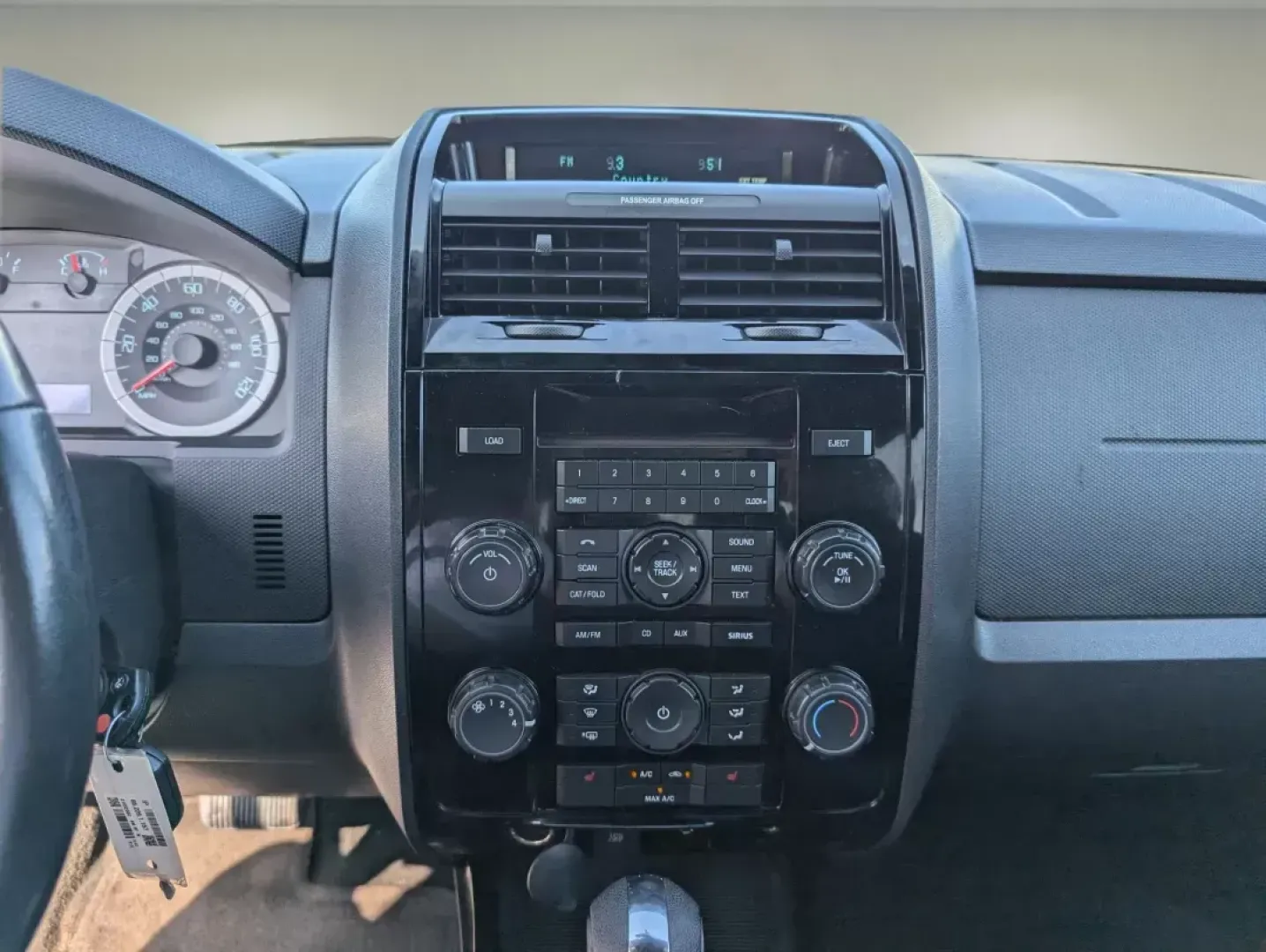 2011 Ford Escape Limited (1FMCU0EG6BK) with an Gas/Ethanol V6 3.0L/181 engine, 6-Speed Automatic transmission, located at 3959 U.S. 80 W, Phenix City, AL, 36870, (334) 297-4885, 32.469296, -85.135185 - 2011 Ford Escape Limited - Photo#15