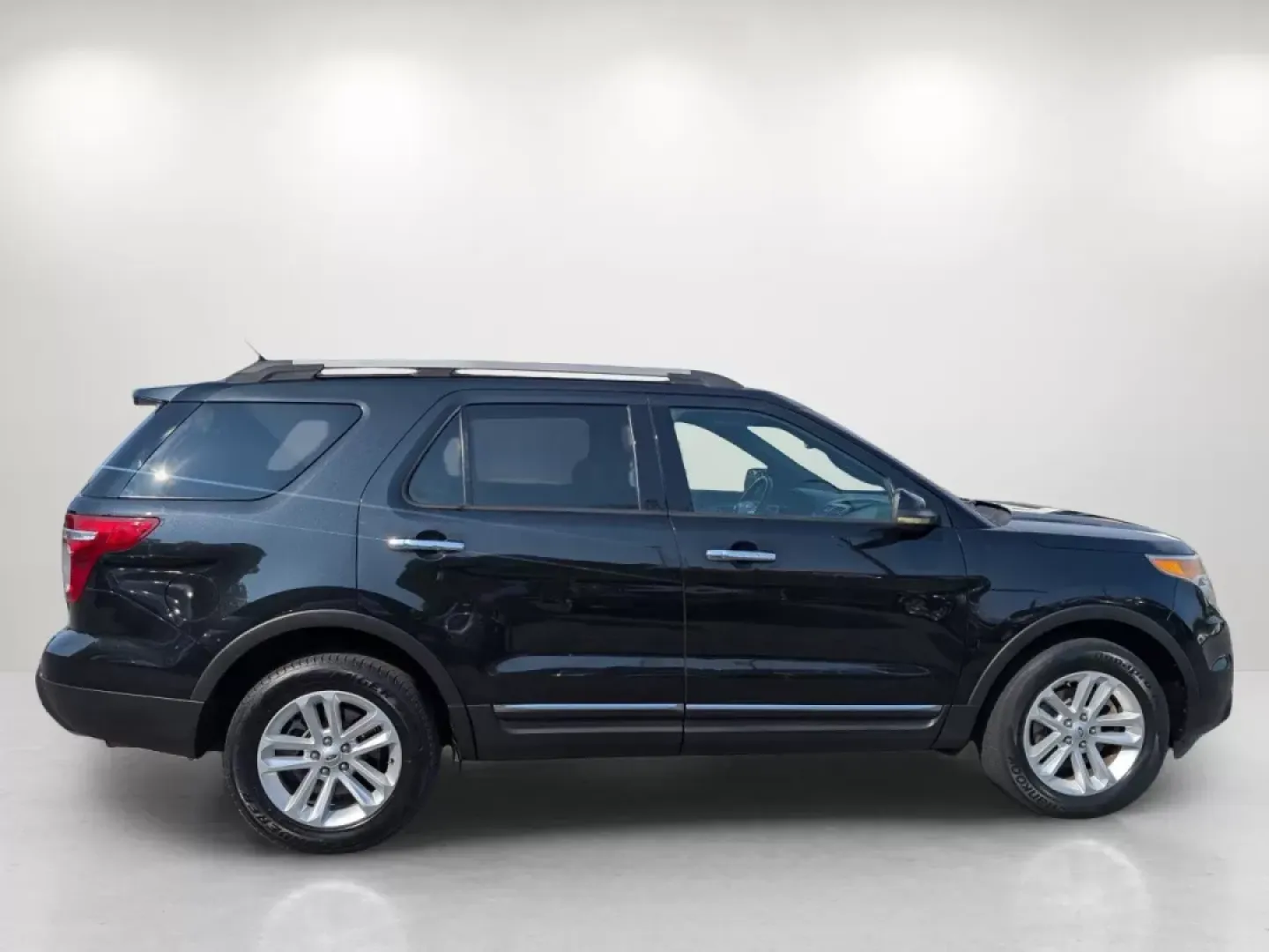 2011 Ford Explorer XLT (1FMHK8D80BG) with an Other engine, located at 3959 U.S. 80 W, Phenix City, AL, 36870, (334) 297-4885, 32.469296, -85.135185 - Are you ready to elevate your family outings or weekend adventures? Look no further than this 2011 Ford Explorer XLT, available now at Gils Auto in Phenix City, AL. With its spacious interior, advanced safety features, and impressive four-wheel drive capabilities, this SUV is perfect for families on - Photo#3