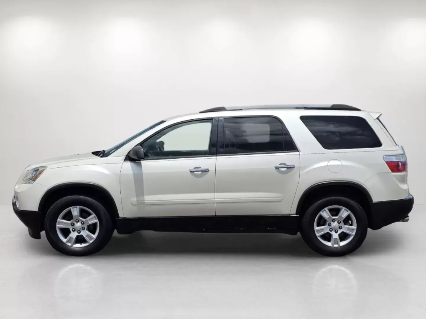 2011 /Ebony GMC Acadia SLE (1GKKRPEDXBJ) with an Other engine, located at 521 Old Farm Lane Rd, Prattville, AL, 36066, (334) 325-1505, 32.482460, -86.416367 - **Explore the Open Road with Confidence in a 2011 GMC Acadia at Gils Auto Prattville!**<br /> <br /> Are you ready to elevate your family adventures or set off on weekend getaways? The 2011 GMC Acadia, available at Gils Auto in Prattville, AL, is the perfect SUV for those seeking a blend of comfort - Photo#8