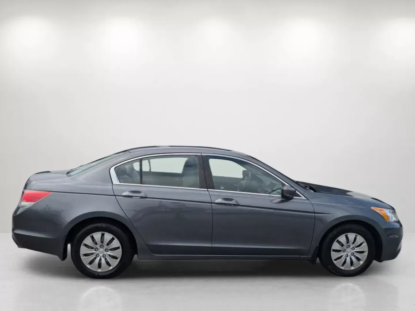 2011 Honda Accord Sdn LX (1HGCP2F39BA) with an Other engine, located at 5115 14th Ave., Columbus, GA, 31904, (706) 323-0345, 32.511494, -84.971046 - ### Discover the 2011 Honda Accord LX Your Ideal Commuter Sedan from Gils Auto in Phenix City, AL!<br /> <br /> If you're in the market for a reliable and stylish vehicle that effortlessly fits into your daily life, look no further than the 2011 Honda Accord LX. Whether you're commuting to work, ru - Photo#3