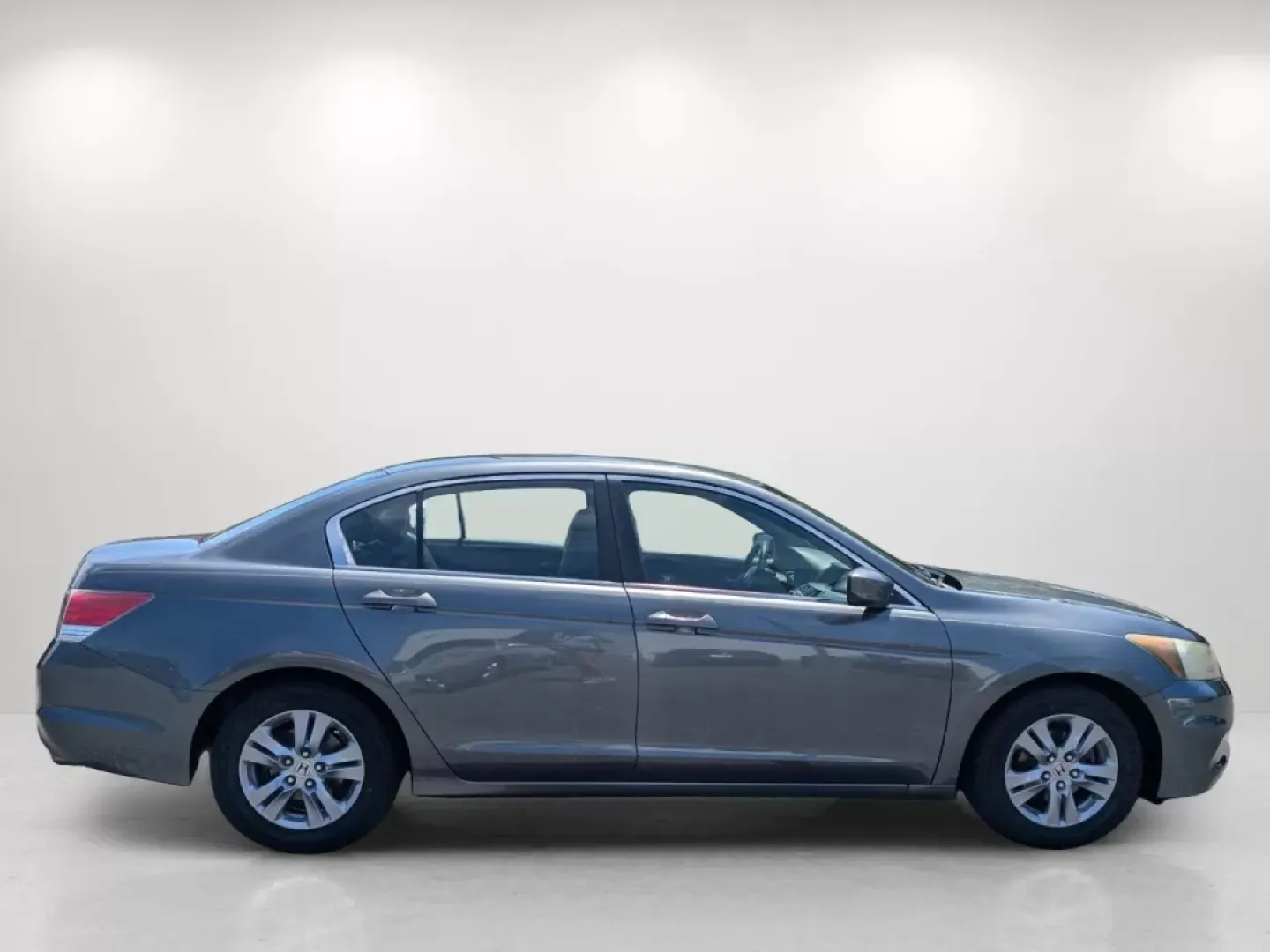 2011 Honda Accord Sdn SE (1HGCP2F67BA) with an Other engine, located at 521 Old Farm Lane Rd, Prattville, AL, 36066, (334) 325-1505, 32.482460, -86.416367 - Discover your next adventure with the 2011 Honda Accord SE, a sedan that effortlessly blends style, comfort, and reliability. Whether you're commuting to work, ferrying the kids to soccer practice, or planning a weekend getaway, this car is designed to meet the diverse needs of today's busy lifestyl - Photo#3